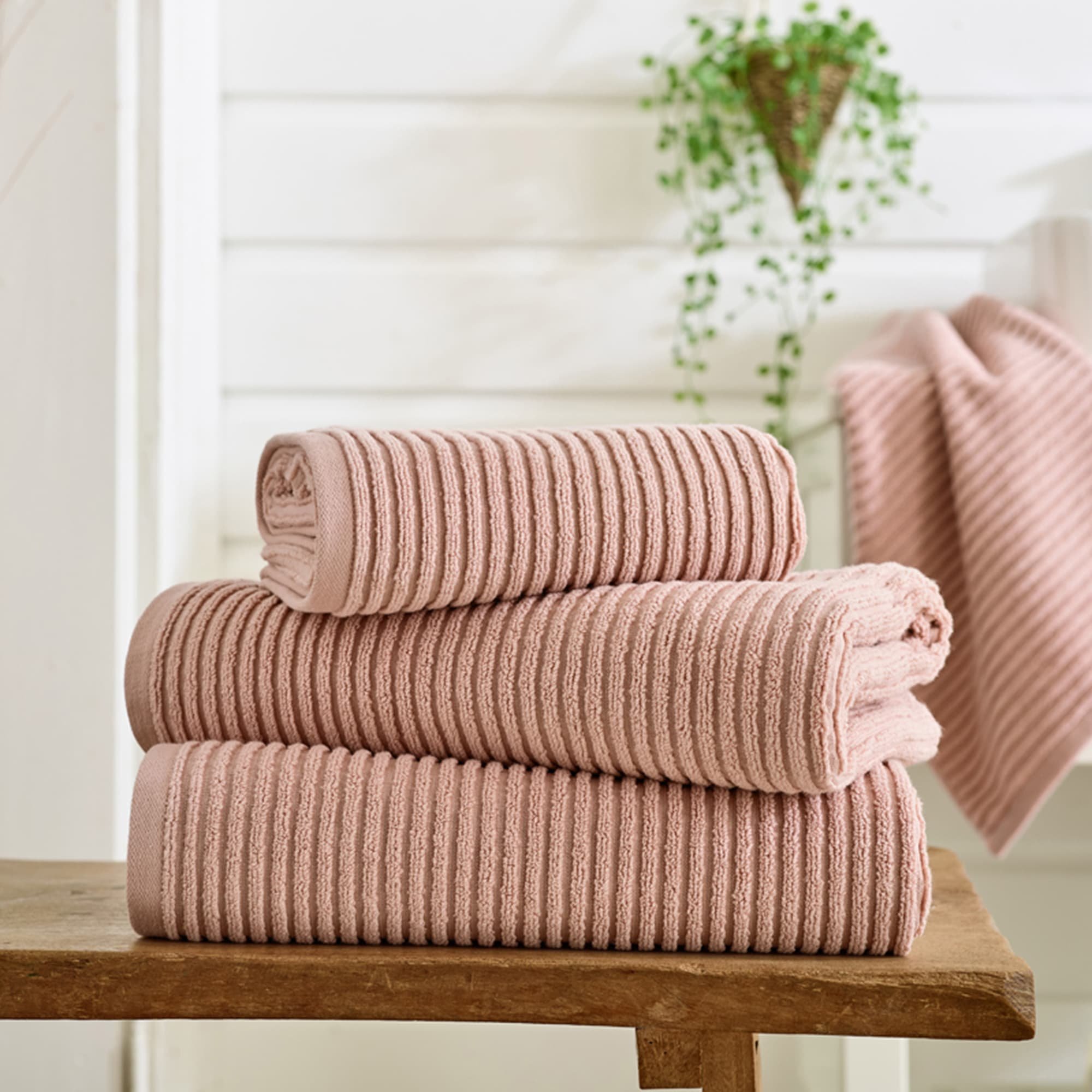 Deyongs Sereno Soft Textured Cotton Hand Towel - Pink