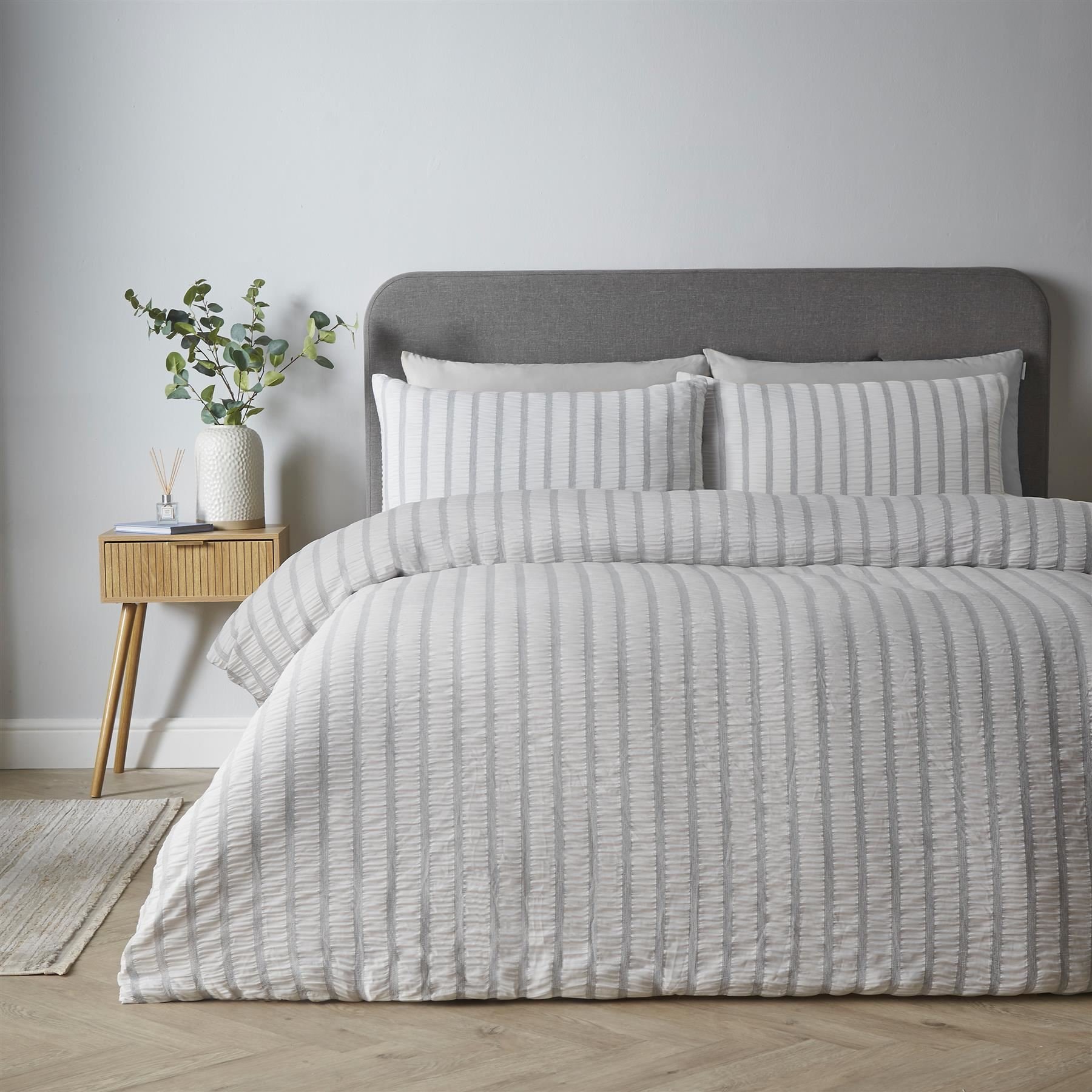 Catherine Lansfield So Soft Seersucker Stripe Duvet Cover Set - Double - Grey