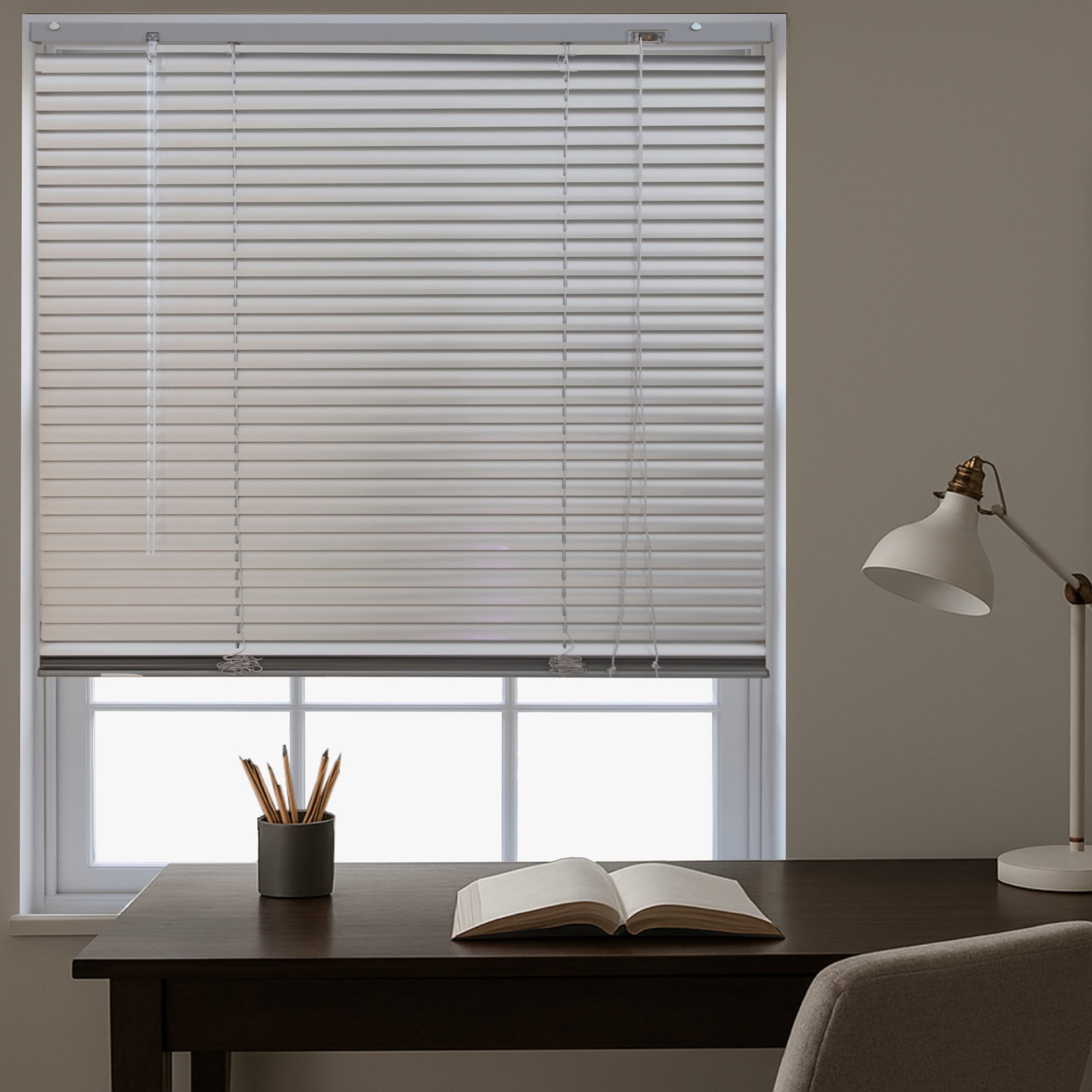 Furnished Silver Aluminium 25mm Venetian Blind - 90 x 150cm