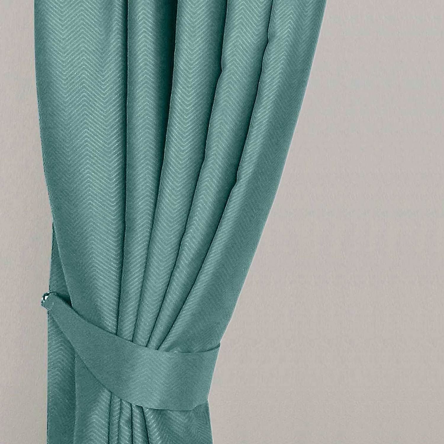 Homescapes Pack of 2 Herringbone Chevron Curtain Tie Backs – Pastel Blue