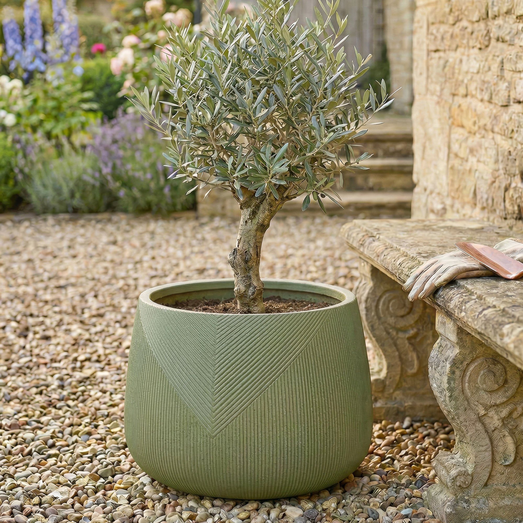 Dibor Medium Fibre Clay Outdoor Garden Planter – Green