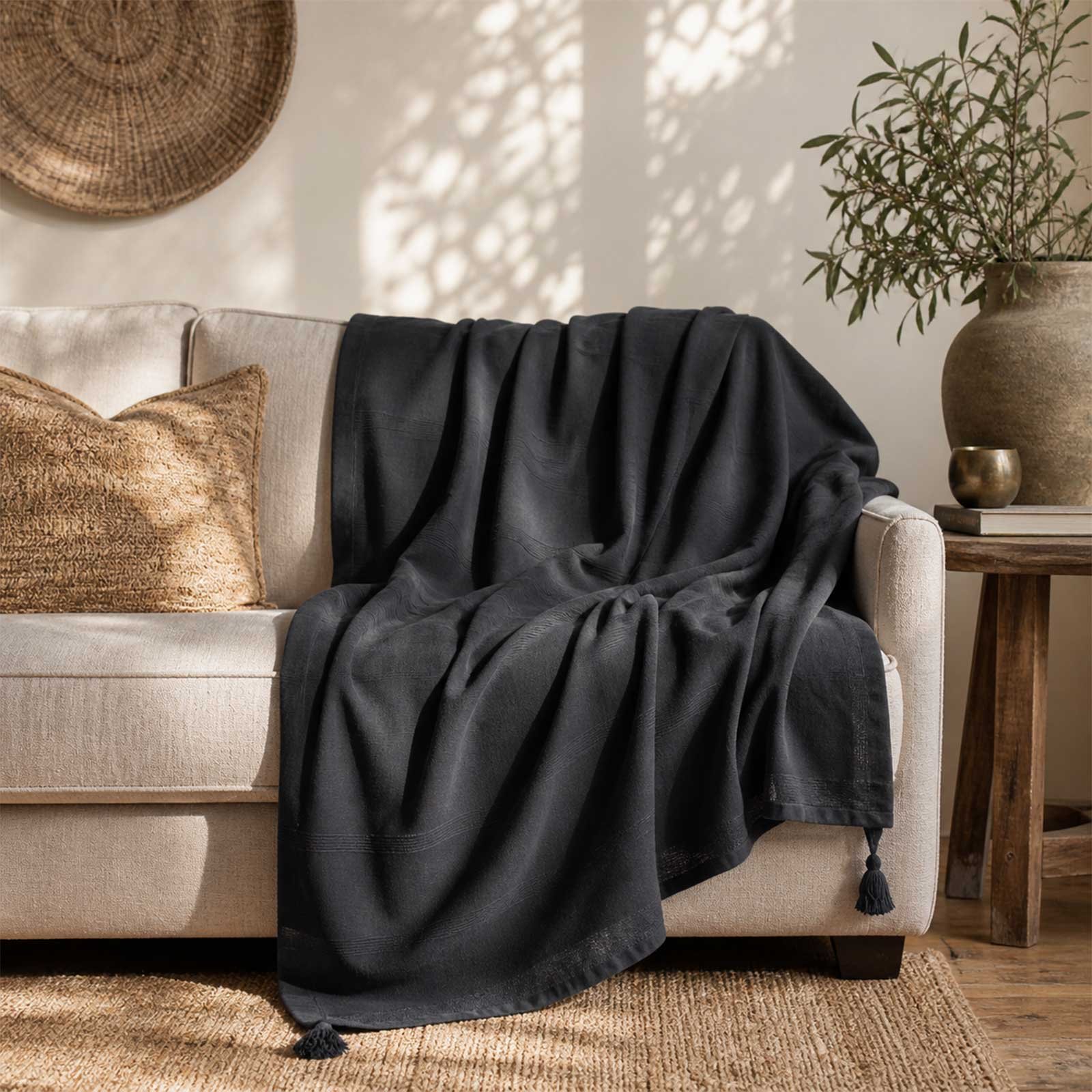 Homescapes Cotton Rajput Ribbed Throw - 255 x 360 cm - Black