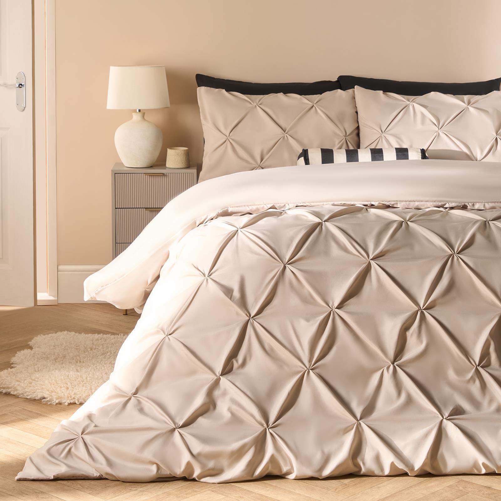 OHS Pintuck Microfibre Pinch Pleat Duvet Cover Set Natural - Double