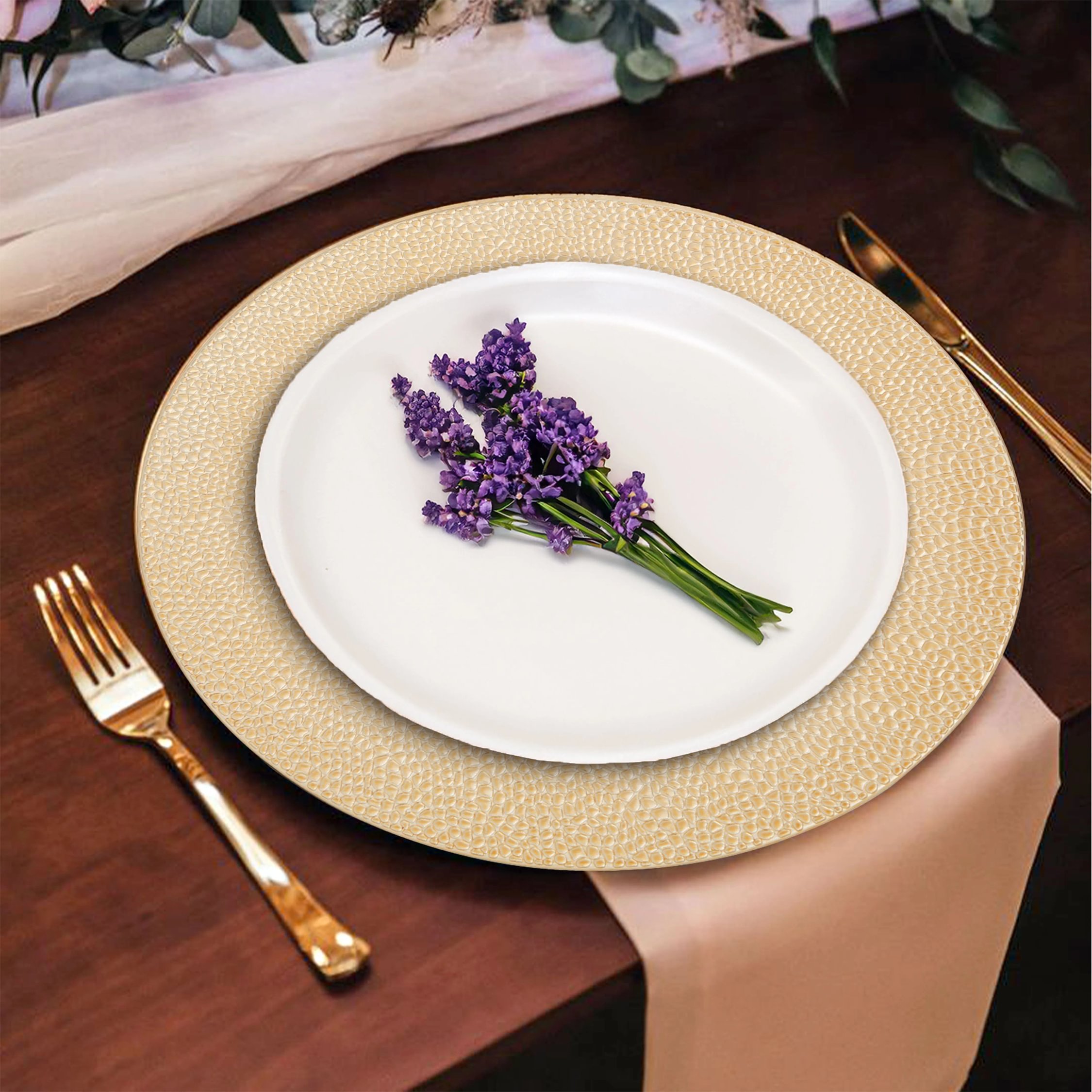 Orsina Dia Pebble Effect Charger Plate - Gold