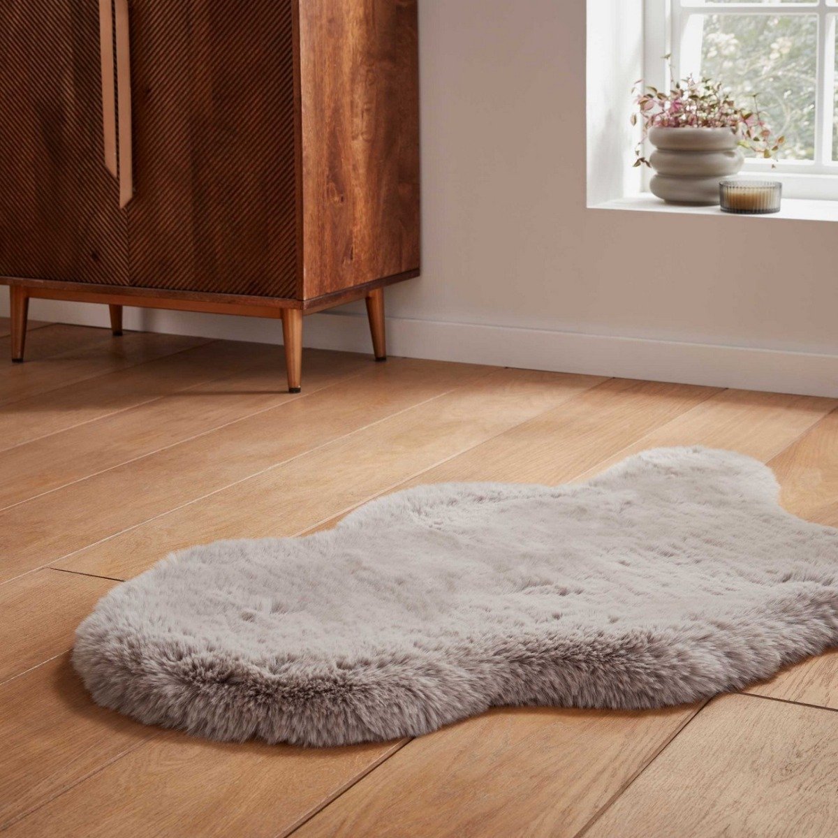 Mega Flooring Silver Shaggy Plain Rug - 60 x 90cm