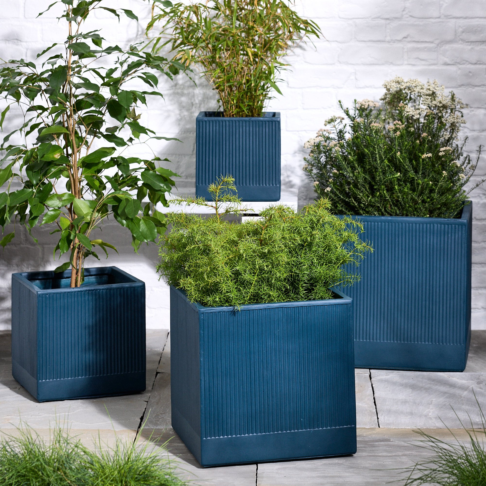 Dibor Set of 4 Fibre Clay Summer Outdoor Garden Planters - Blue