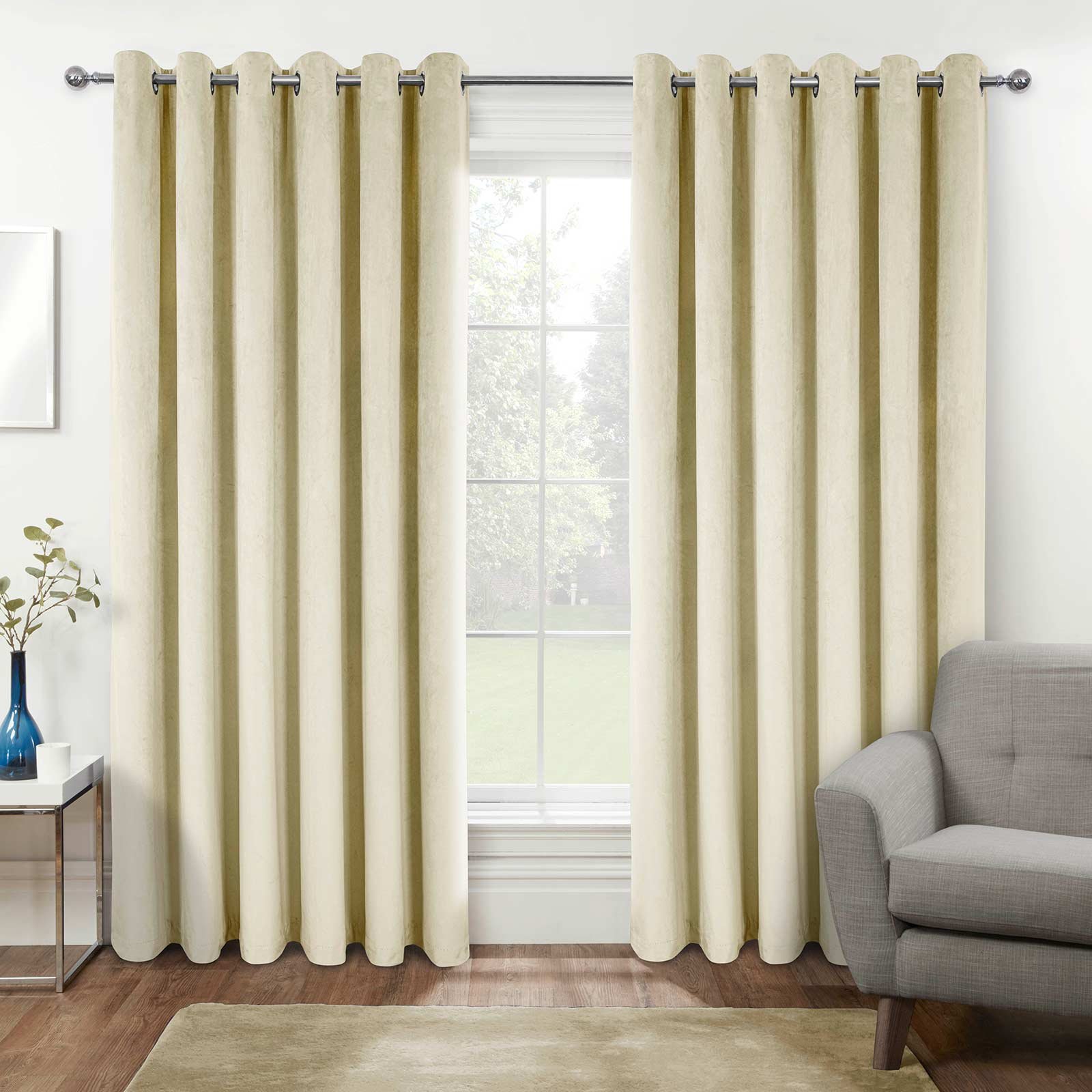 Homescapes Cream Thermal 100% Blackout Velvet Curtains - 117cm x 137cm