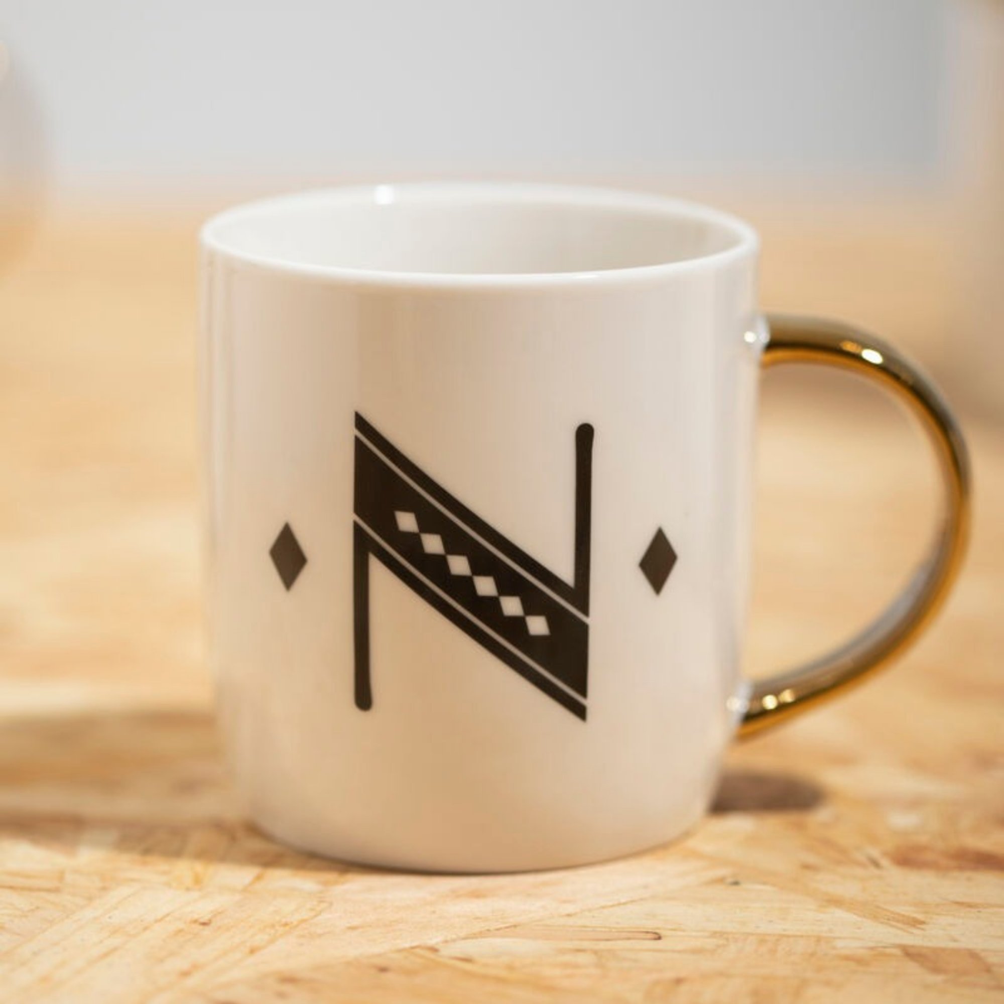 Orsina Diamond Deco N Monogram Mug – White