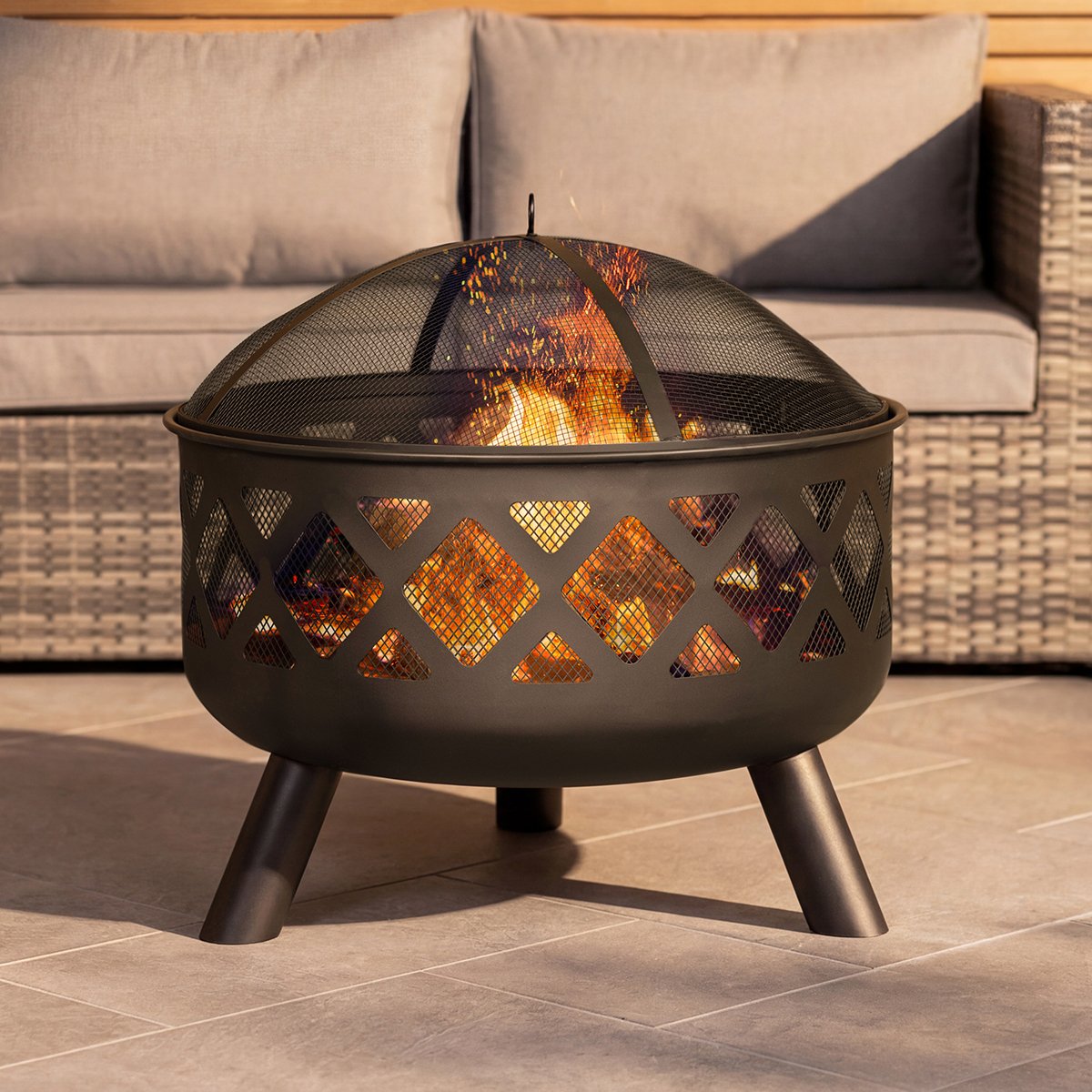 Charles Bentley Snug Salvador Round Black Fire Pit - Black