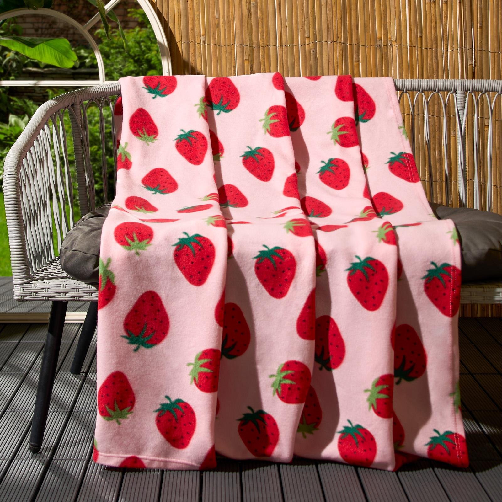 OHS Strawberry Print Polar Fleece Blanket Throw 120 x 150cm - Pink