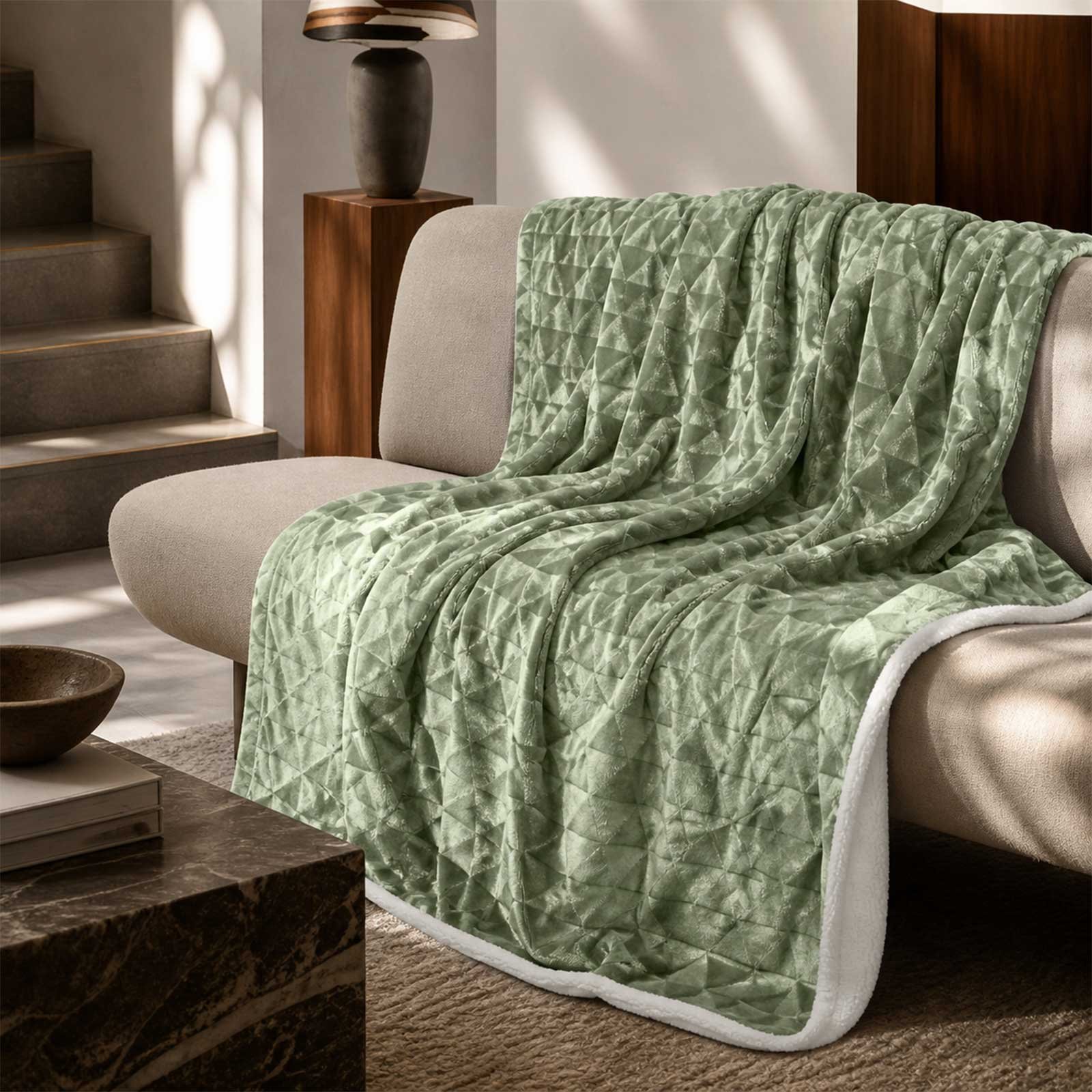 Homescapes Geometric Triangle Velvet Throw - 200 x 230 cm - Sage Green