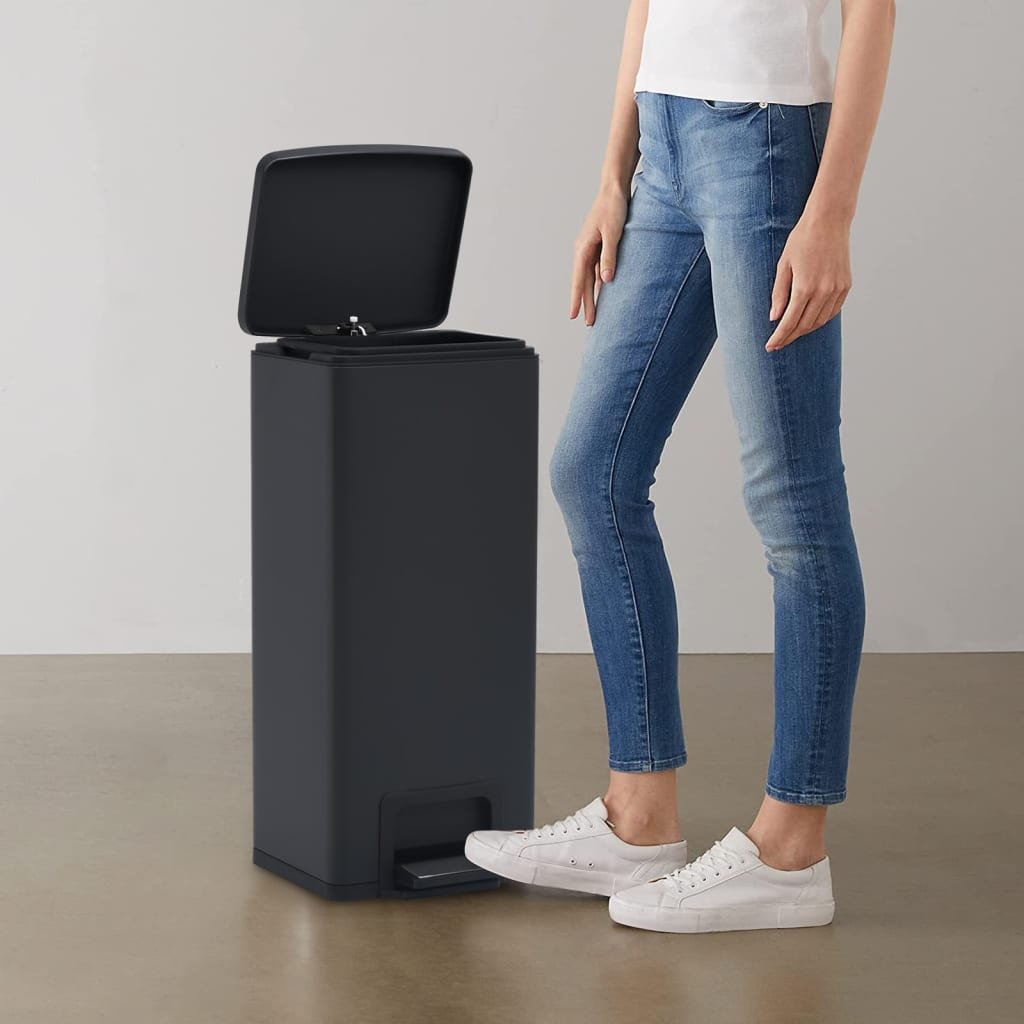 Walplus Dustbin with Pedal Anti-fingerprint 30L - Black - 31 x 31.5 x 71 cm