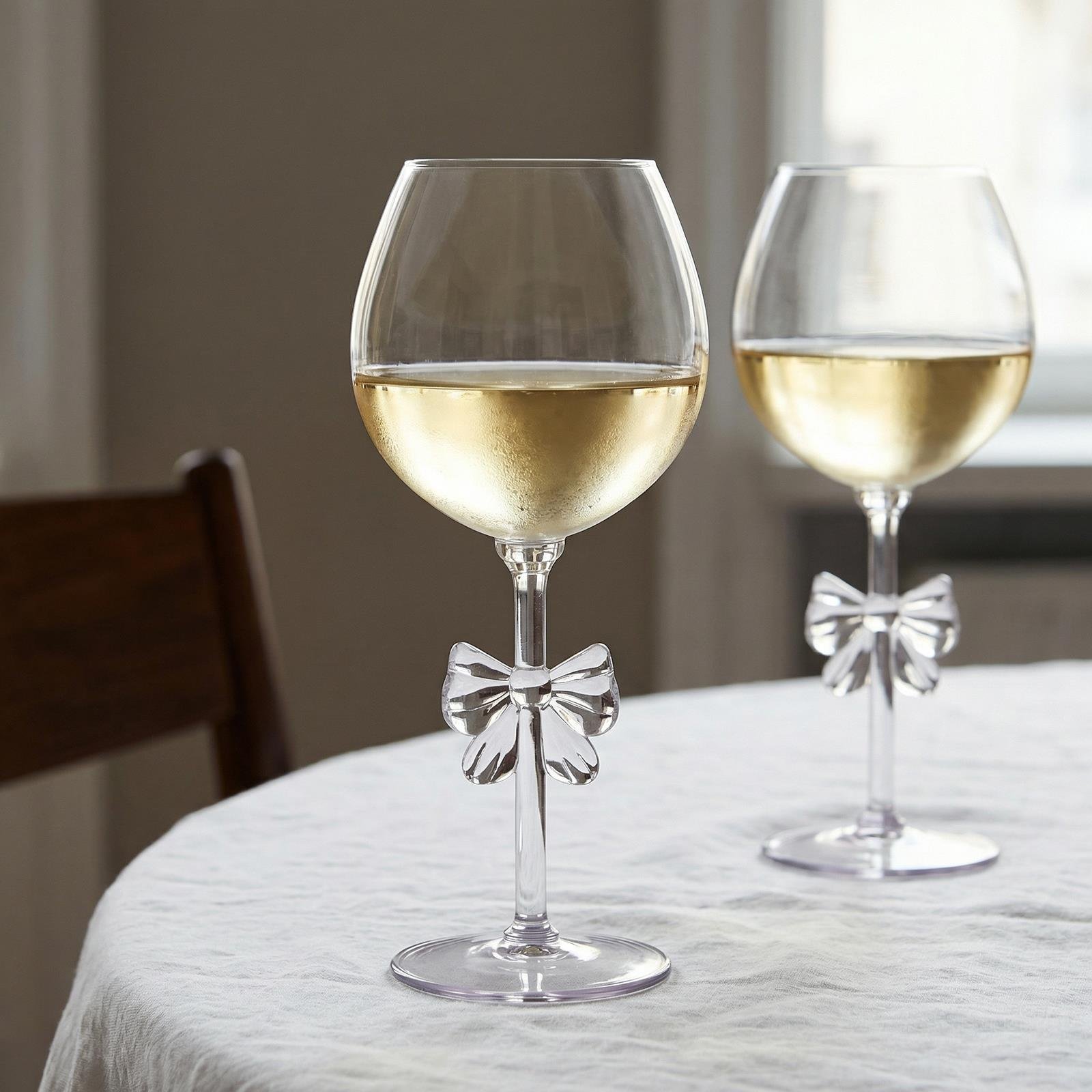 OHS 2 Pack Plastic Bow Wine Glasses - Clear