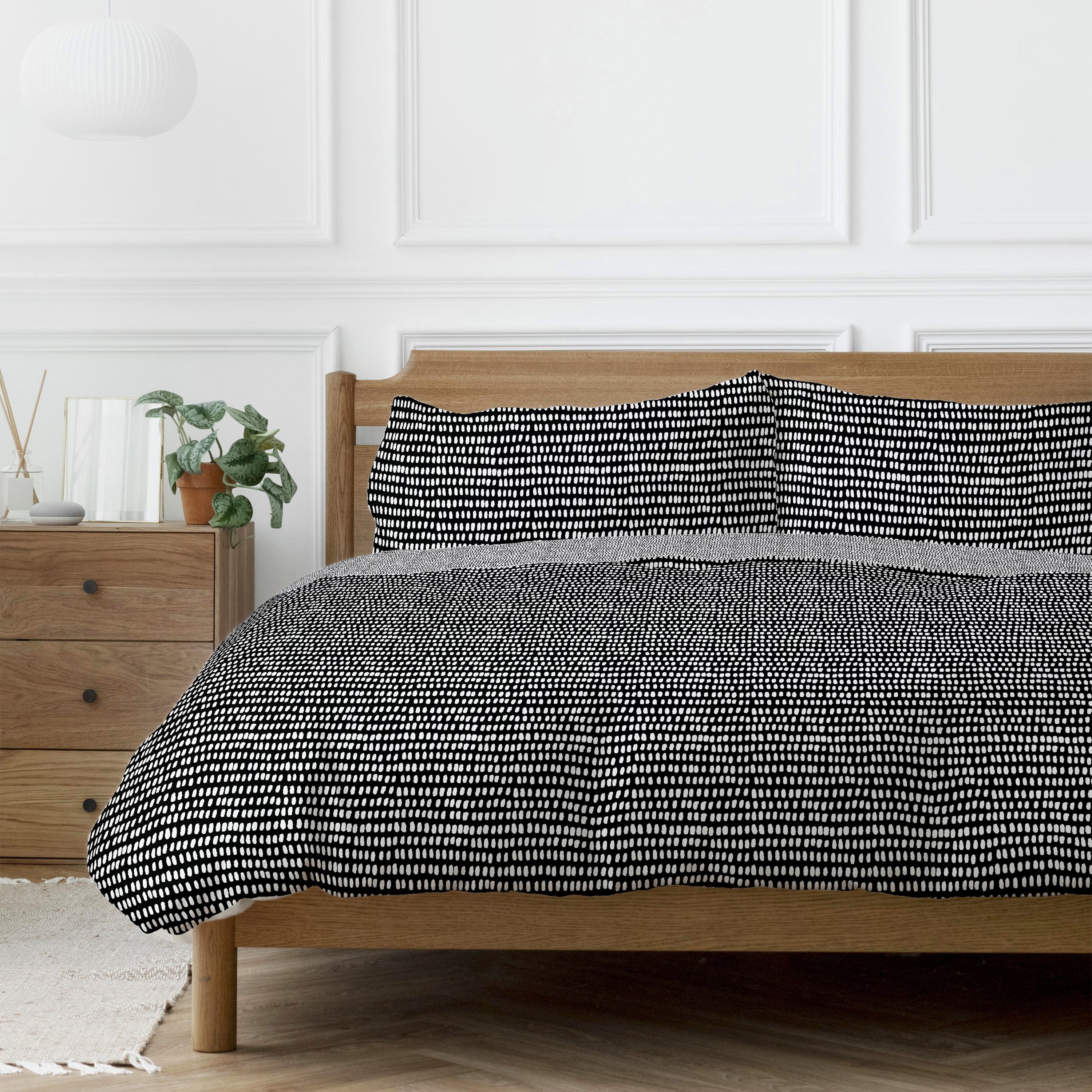 Copenhagen Home Arri Reversible Duvet Set - King - Black & White