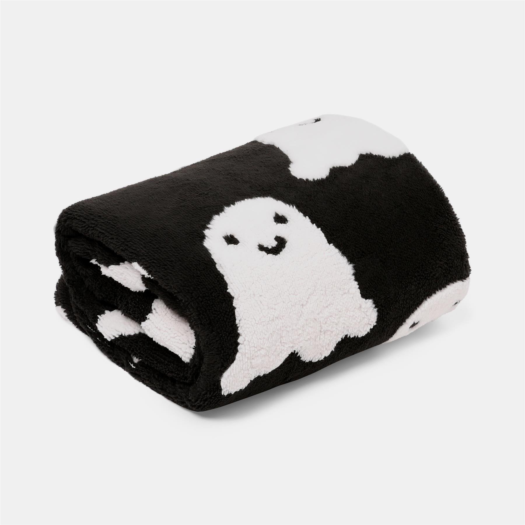 OHS Halloween Tufted Ghost Soft Fleece Throw - 120 x 150cm - Black & White