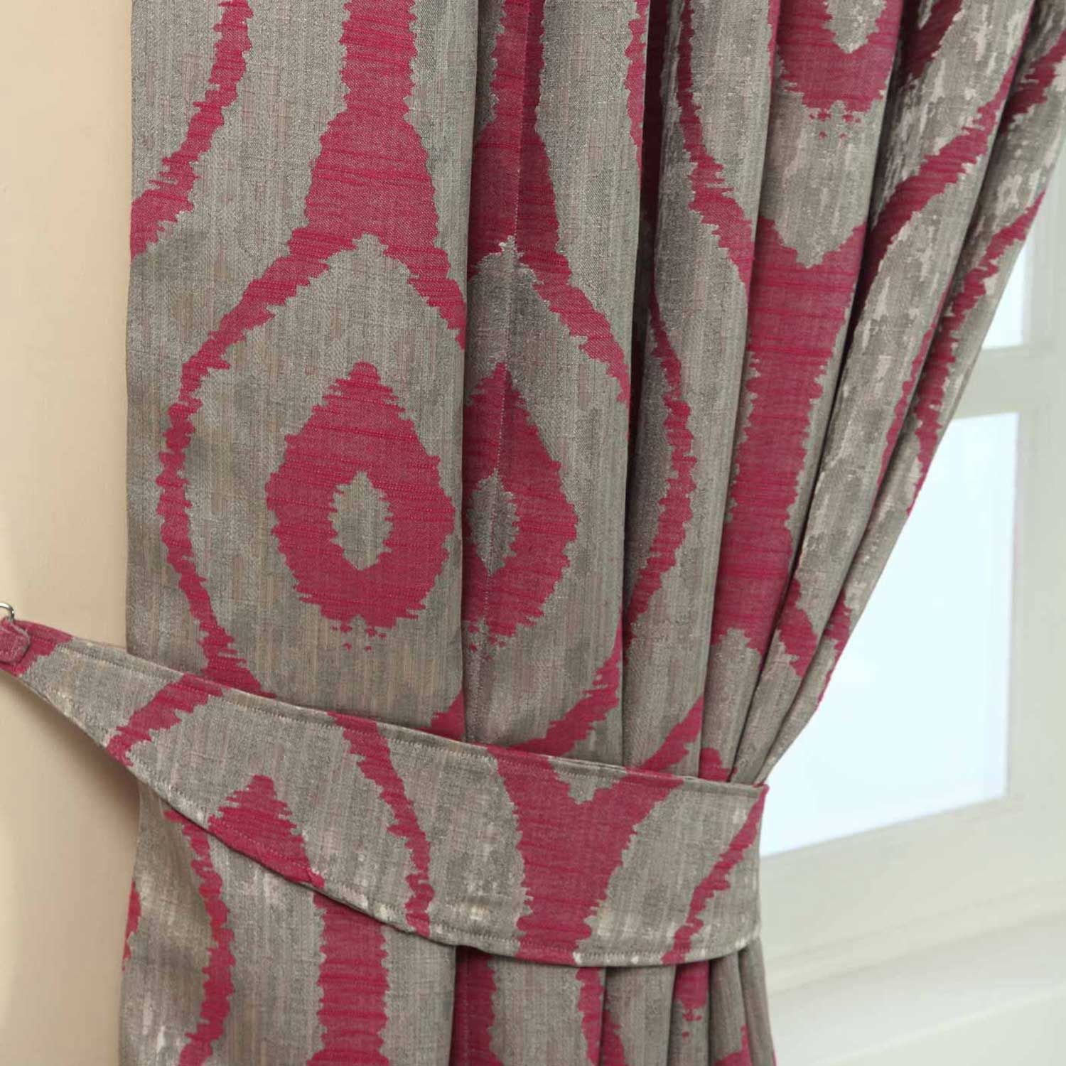 Homescapes Pack of 2 Ikat Jacquard Curtain Tie Backs – Pink and Silver