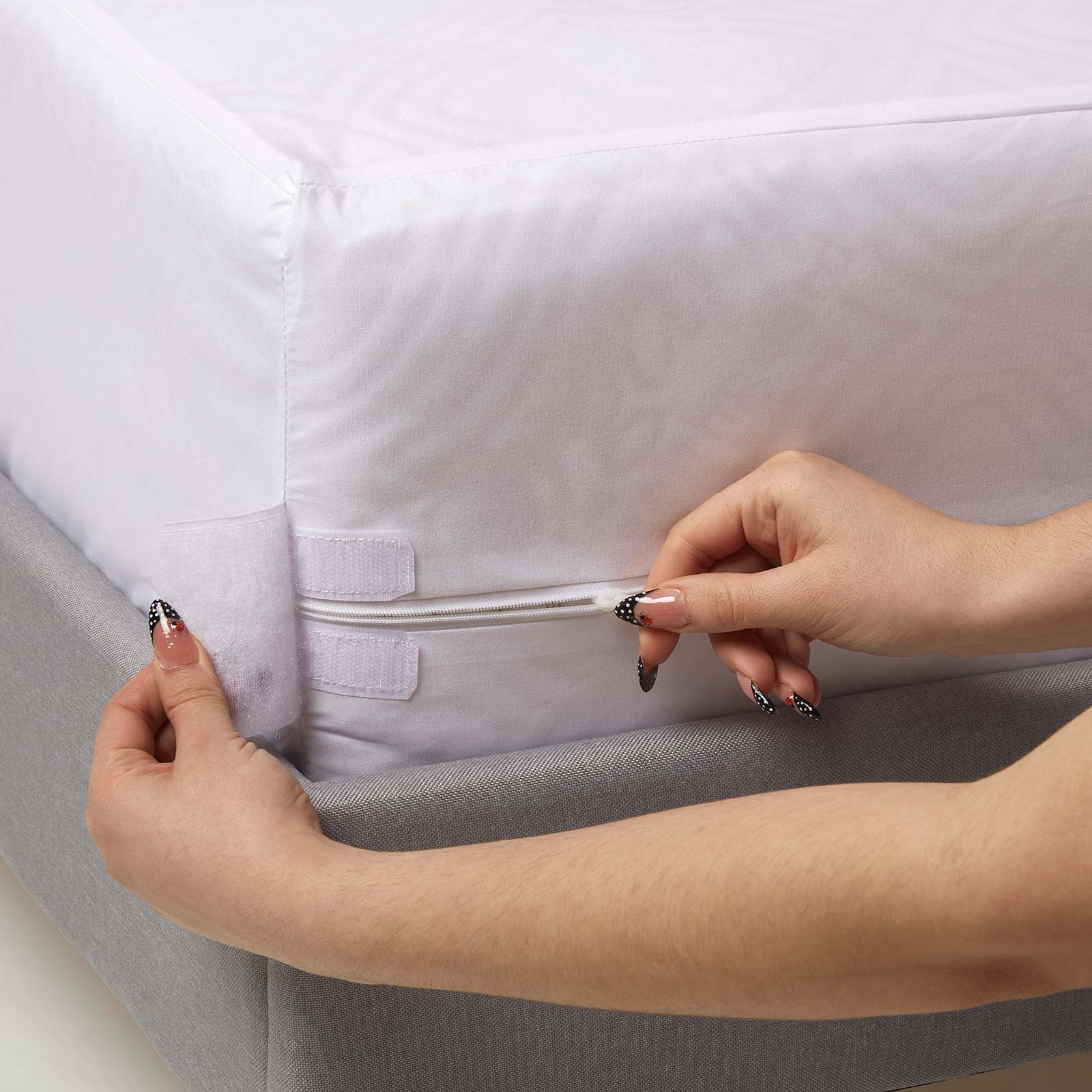 Homescapes Full Coverage Waterproof Mattress Protector - Super King