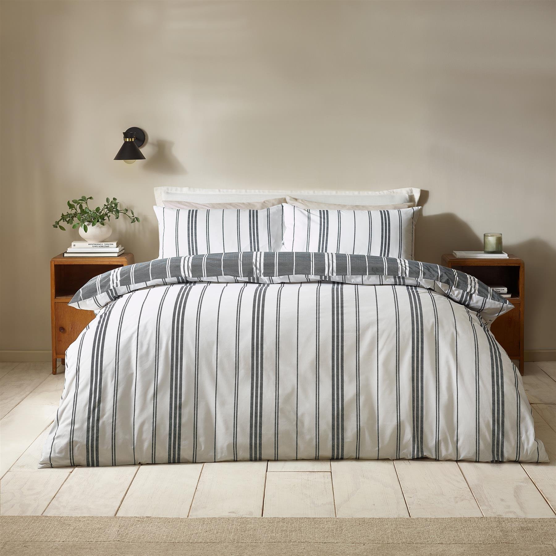 Catherine Lansfield Harbour Stripe Duvet Cover Set - Single - Black