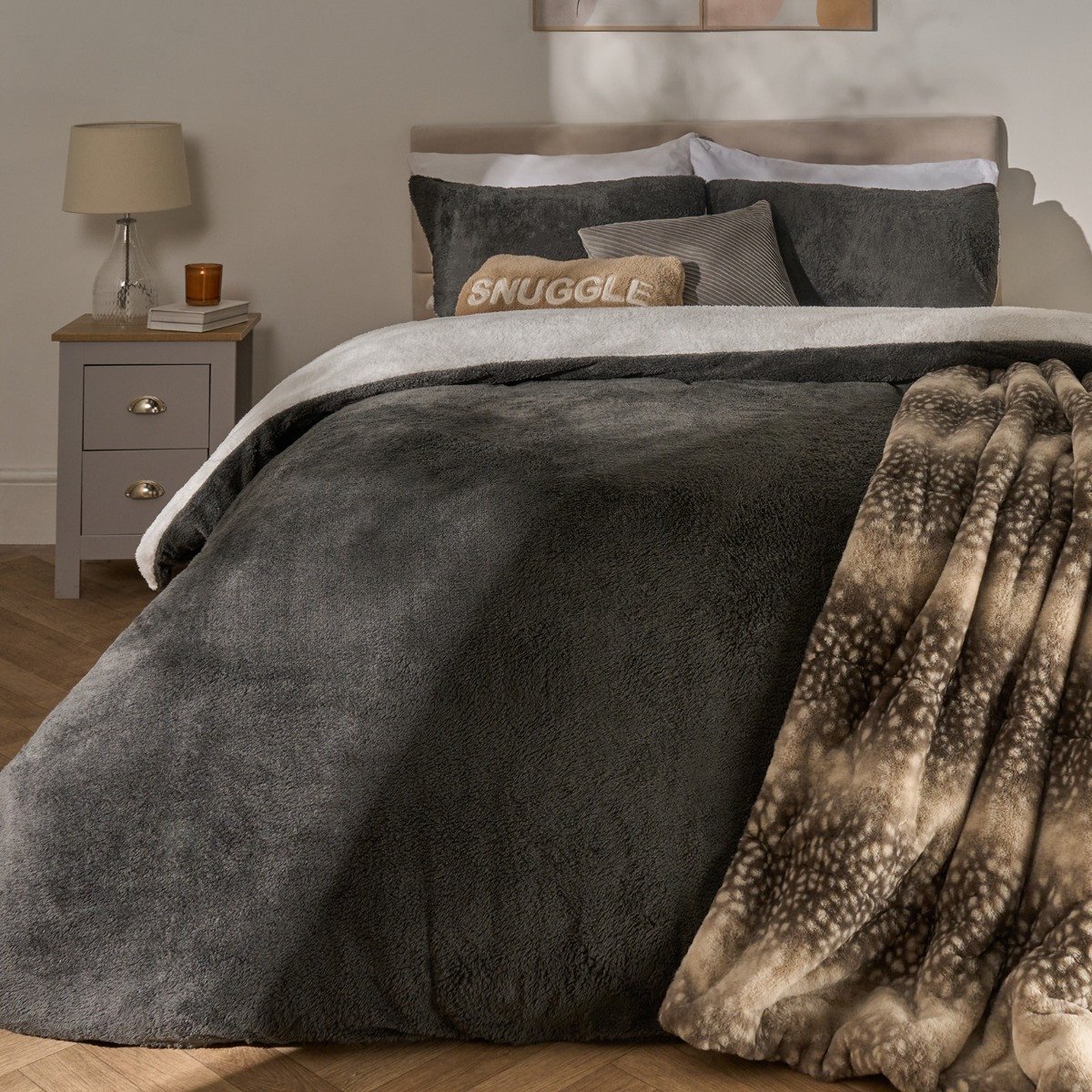 OHS Reversible Teddy Duvet Cover Set Charcoal/White - King