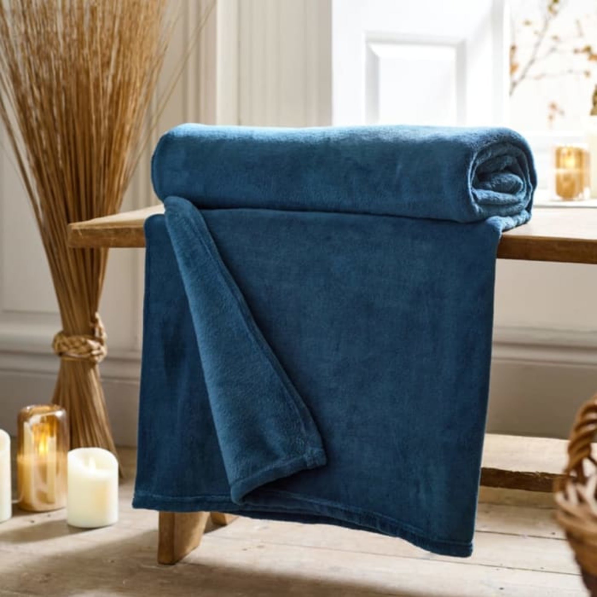 Deyongs Luxury Soft Sherpa Fleece Throw Blanket Snuggle Touch - Navy
