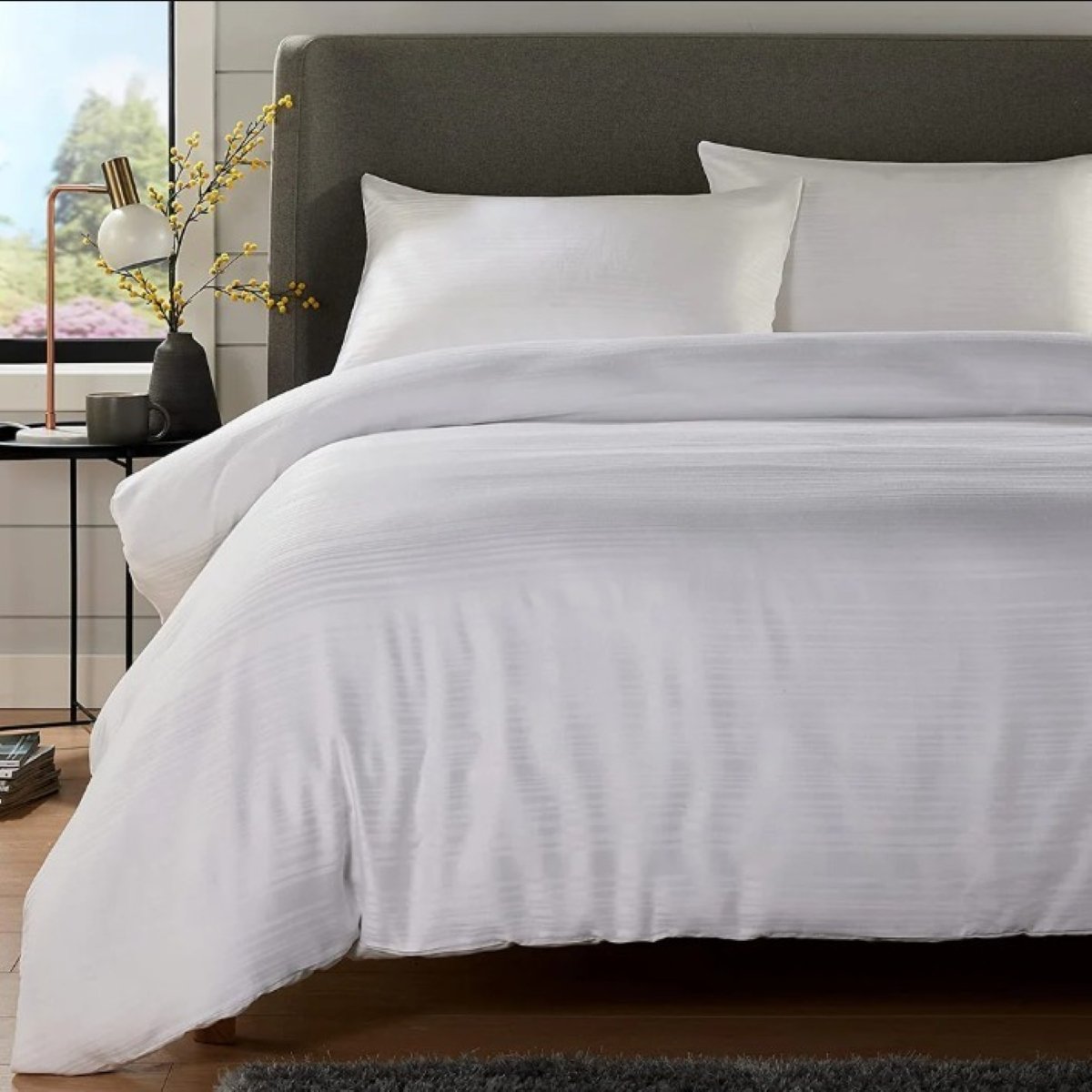 New Edge Blinds Stripe Jacquard White Duvet Set - Double