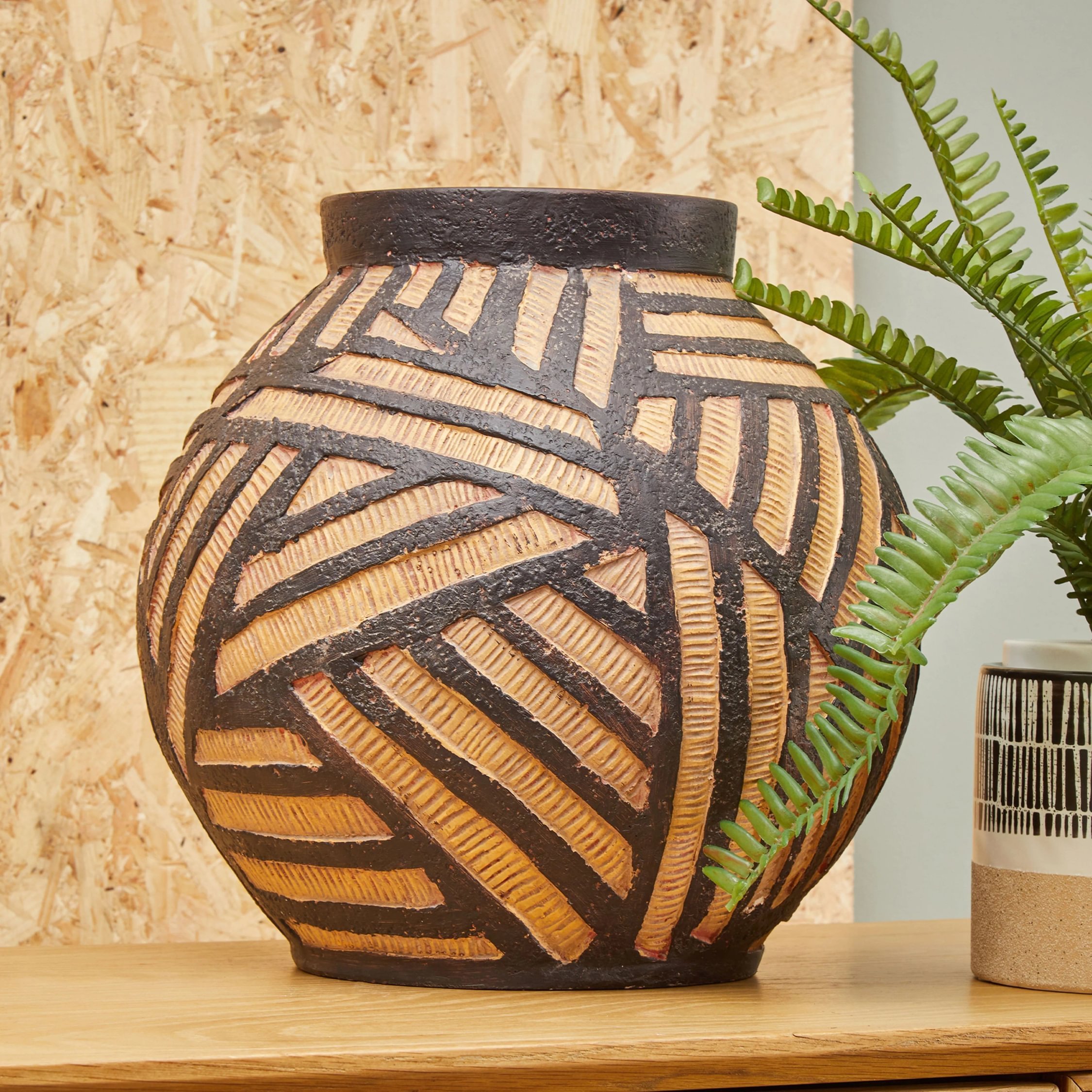 Orsina Darnell Round Vase - Natural and Black