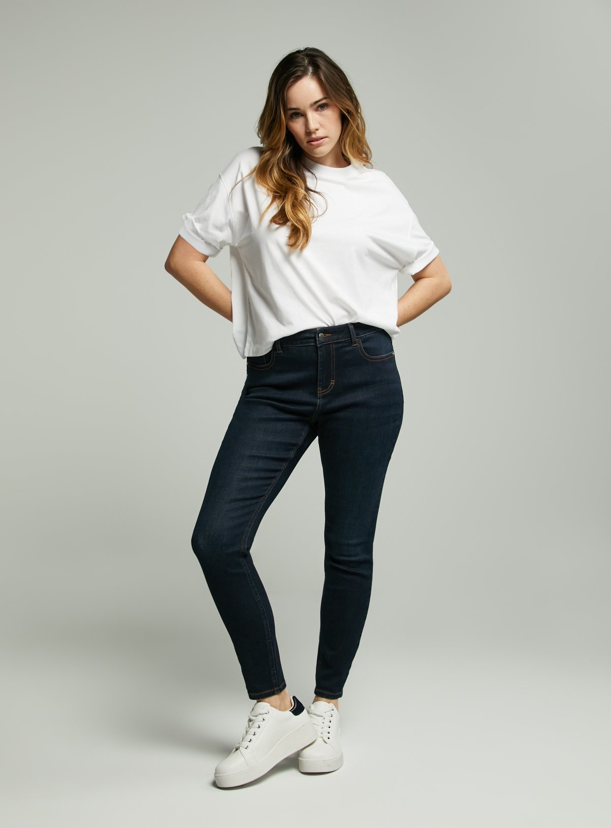 Dark Denim Skinny Jeans With Stretch 14L