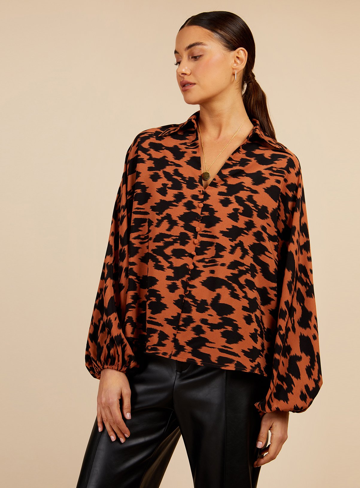 VOGUE WILLIAMS Leopard Blouse