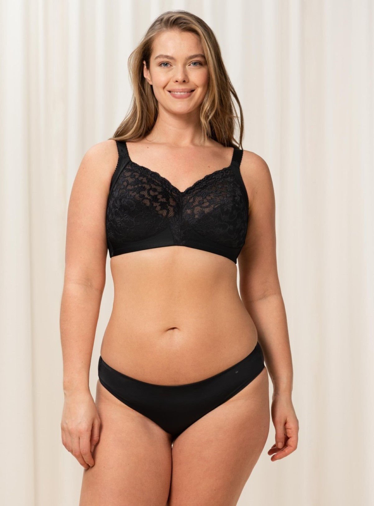TRIUMPH Delicate Doreen Non Wired Bra Black 36C