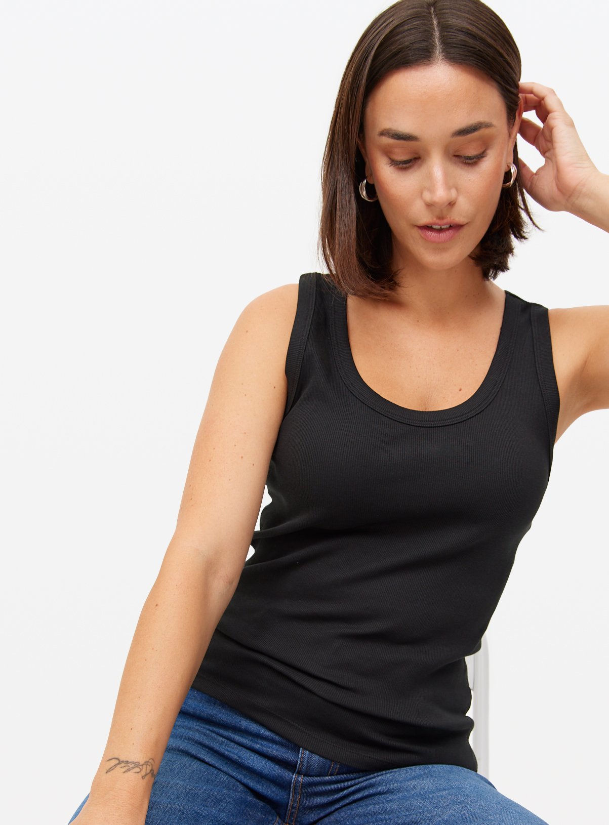 Black Classic Ribbed Vest 18