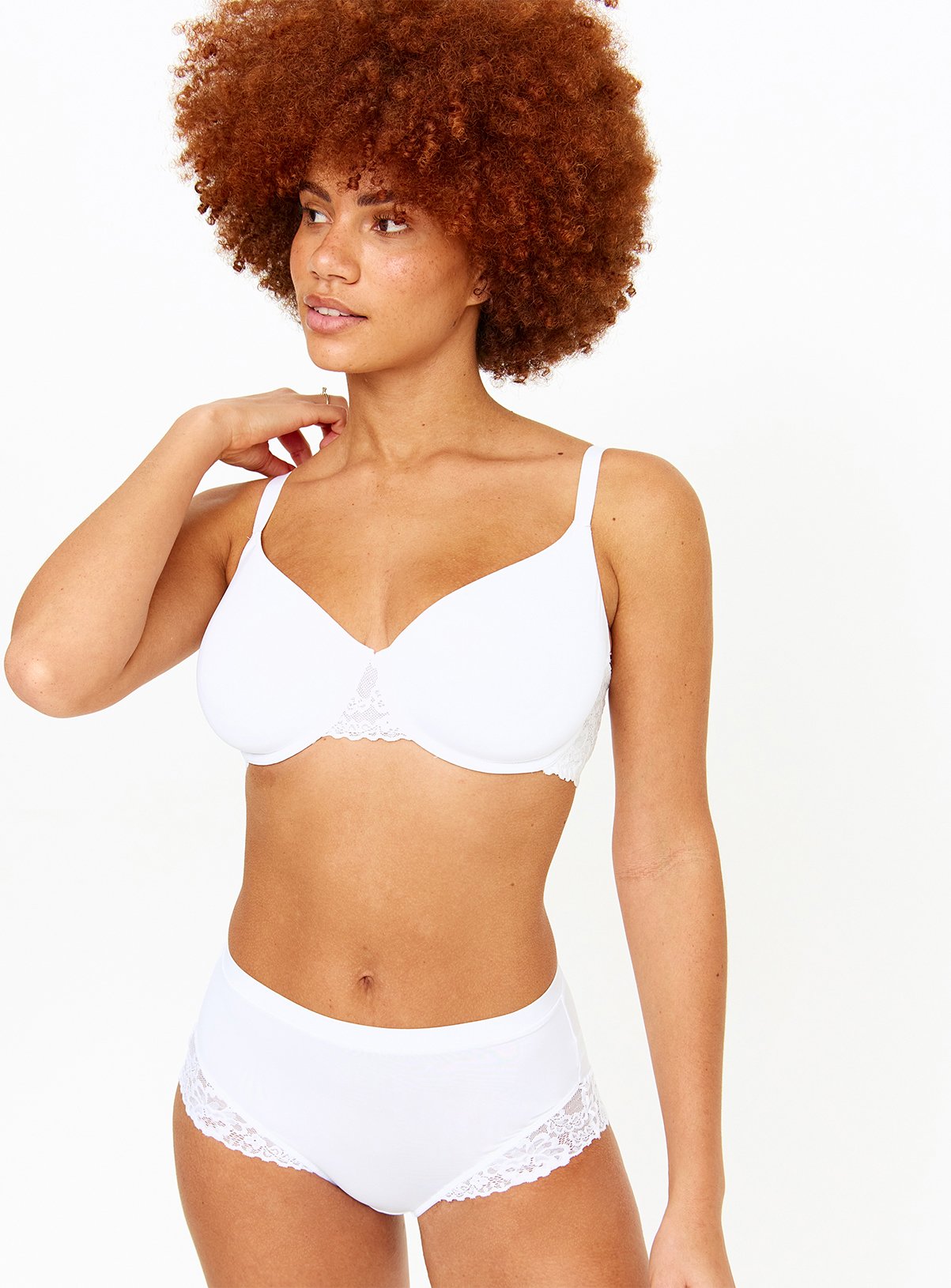 DD+ White Dual Moulded Lace Padded Bra 