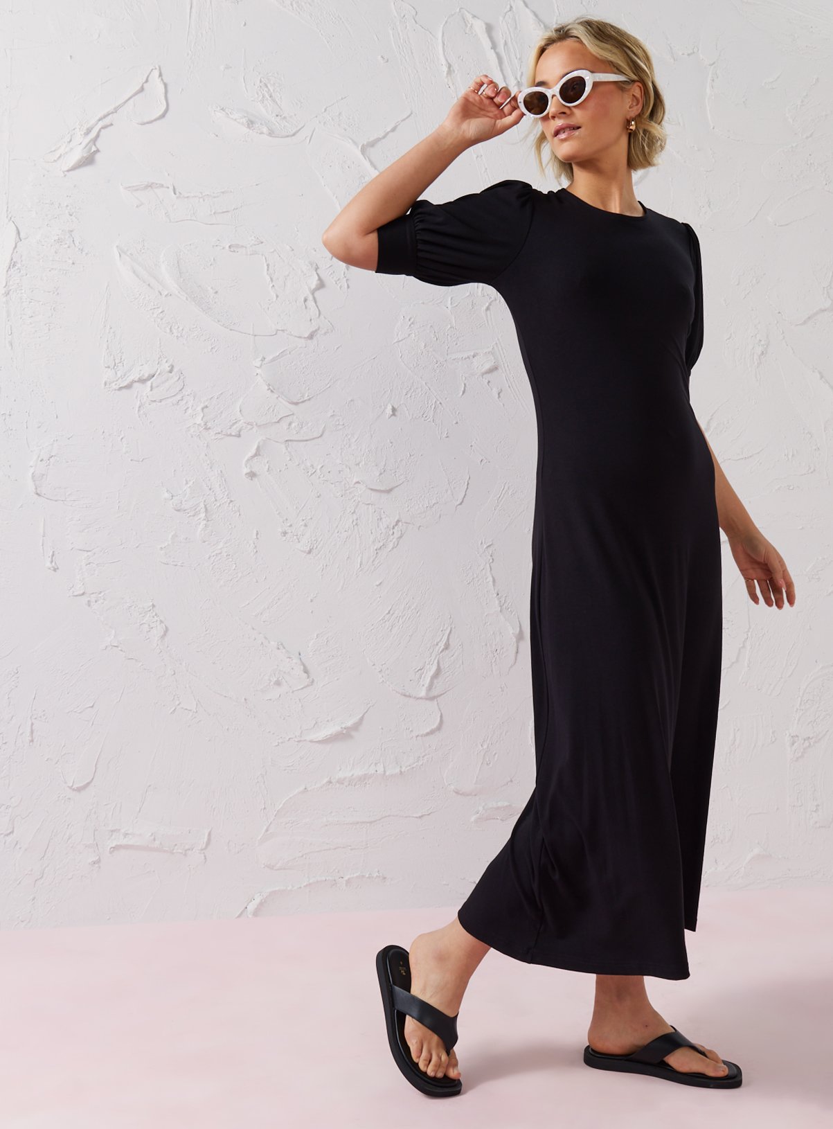 EVERBELLE Puff Sleeve Open Back Midi Dress 