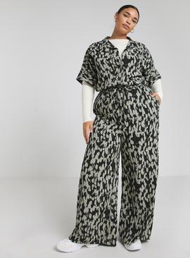 SIMPLY BE Green Mark Making Print Button Thru Jumpsuit 
