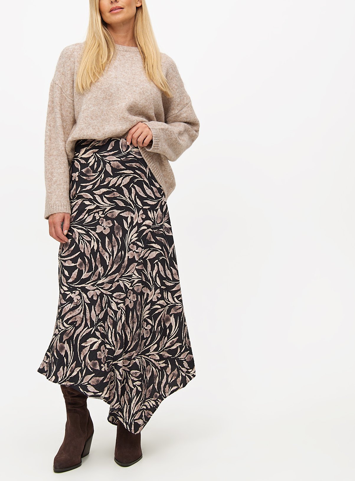 Leaf Printed Asymmetric Hem Maxi Skirt 22