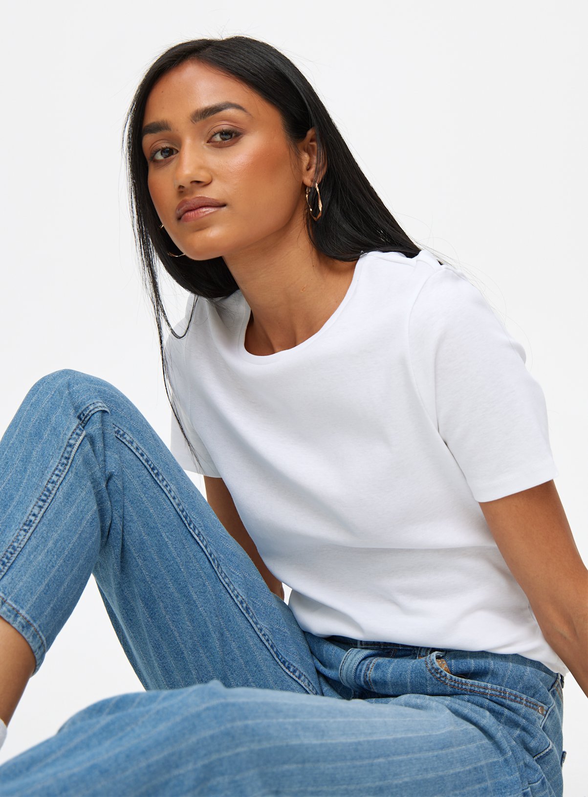 White Slim Fit T-Shirt 10