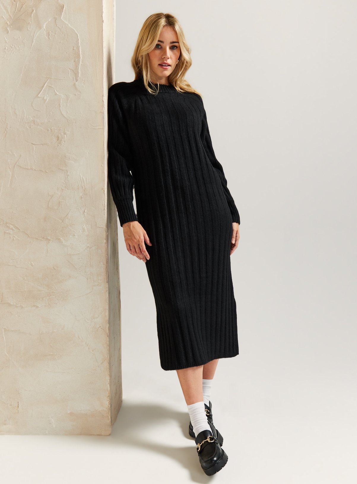 EVERBELLE Black Wide Ribbed Knitted Midi Dress 