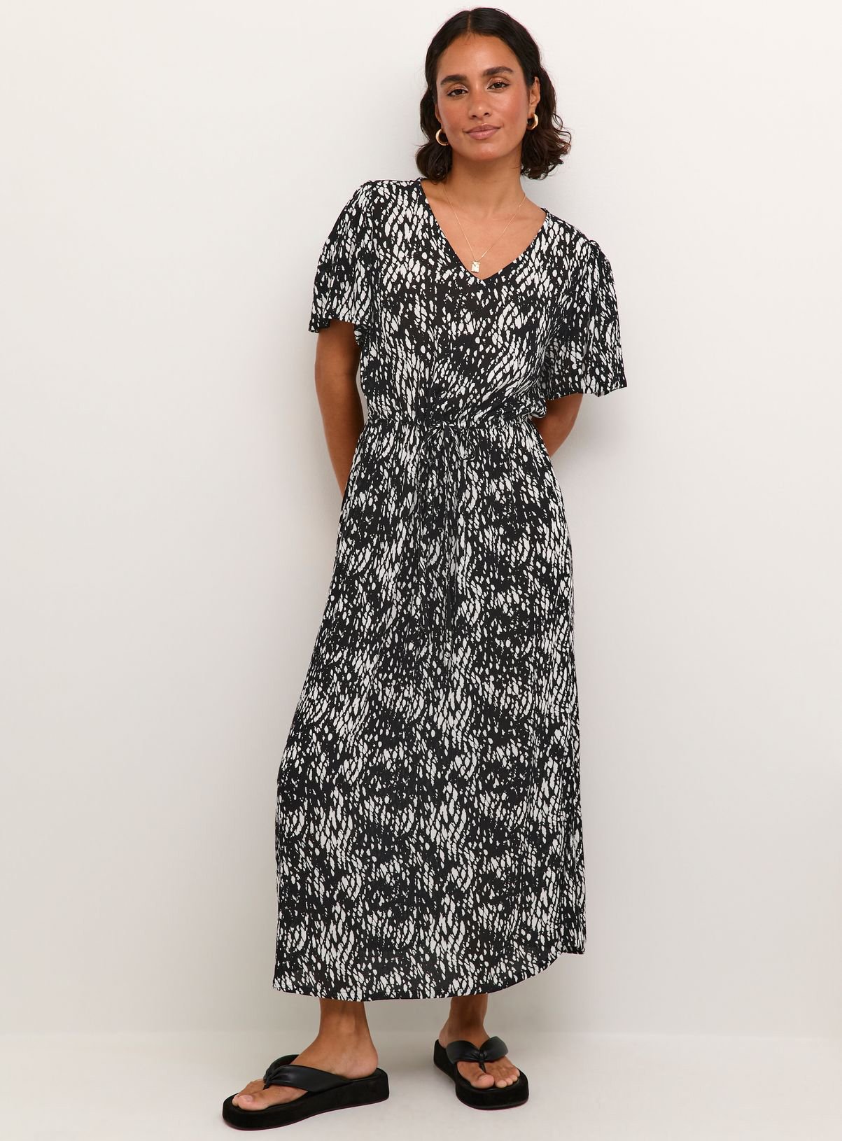 KAFFE Amber Short Sleeve V Neck Maxi Dress Black 