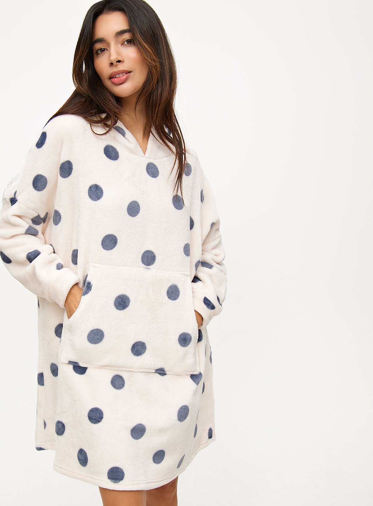 Monochrome Spot Print Fleece Hooded Blanket 