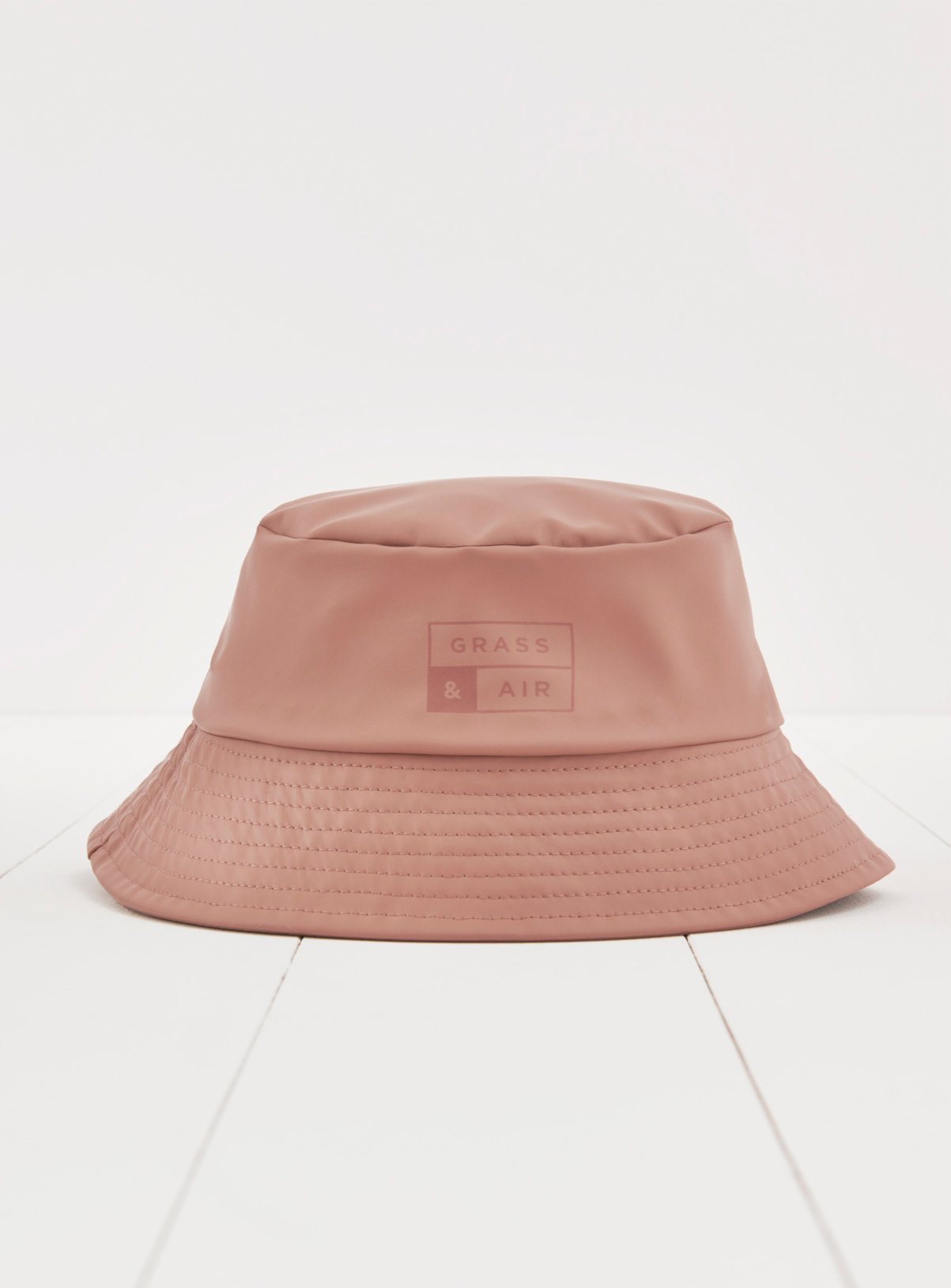 GRASS & AIR PU Bucket Hat 