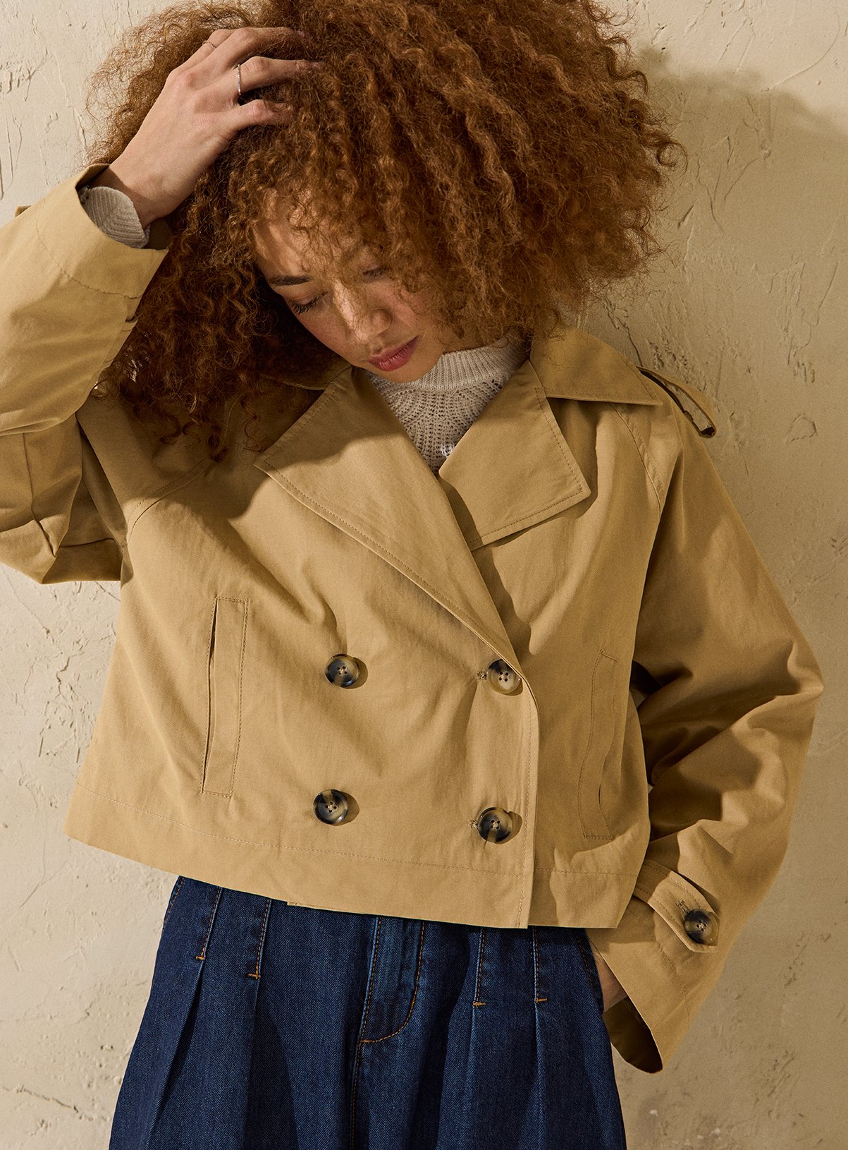 EVERBELLE Neutral Cropped Mac Jacket 