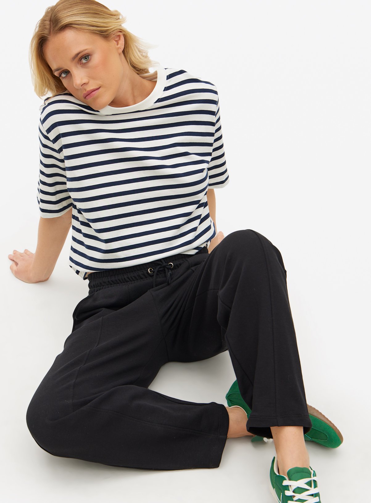 Black Barrel Leg Joggers  S