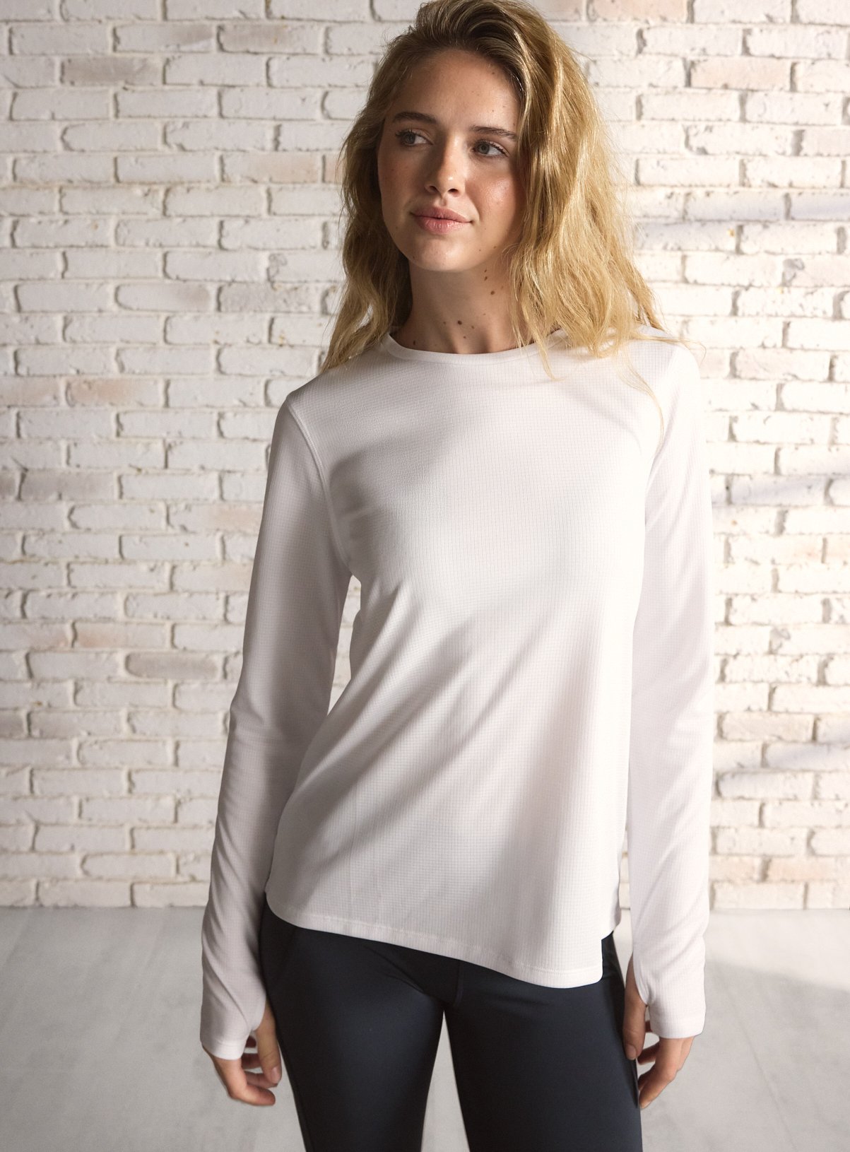REAKTIV White Mesh Long Sleeve Workout Top S