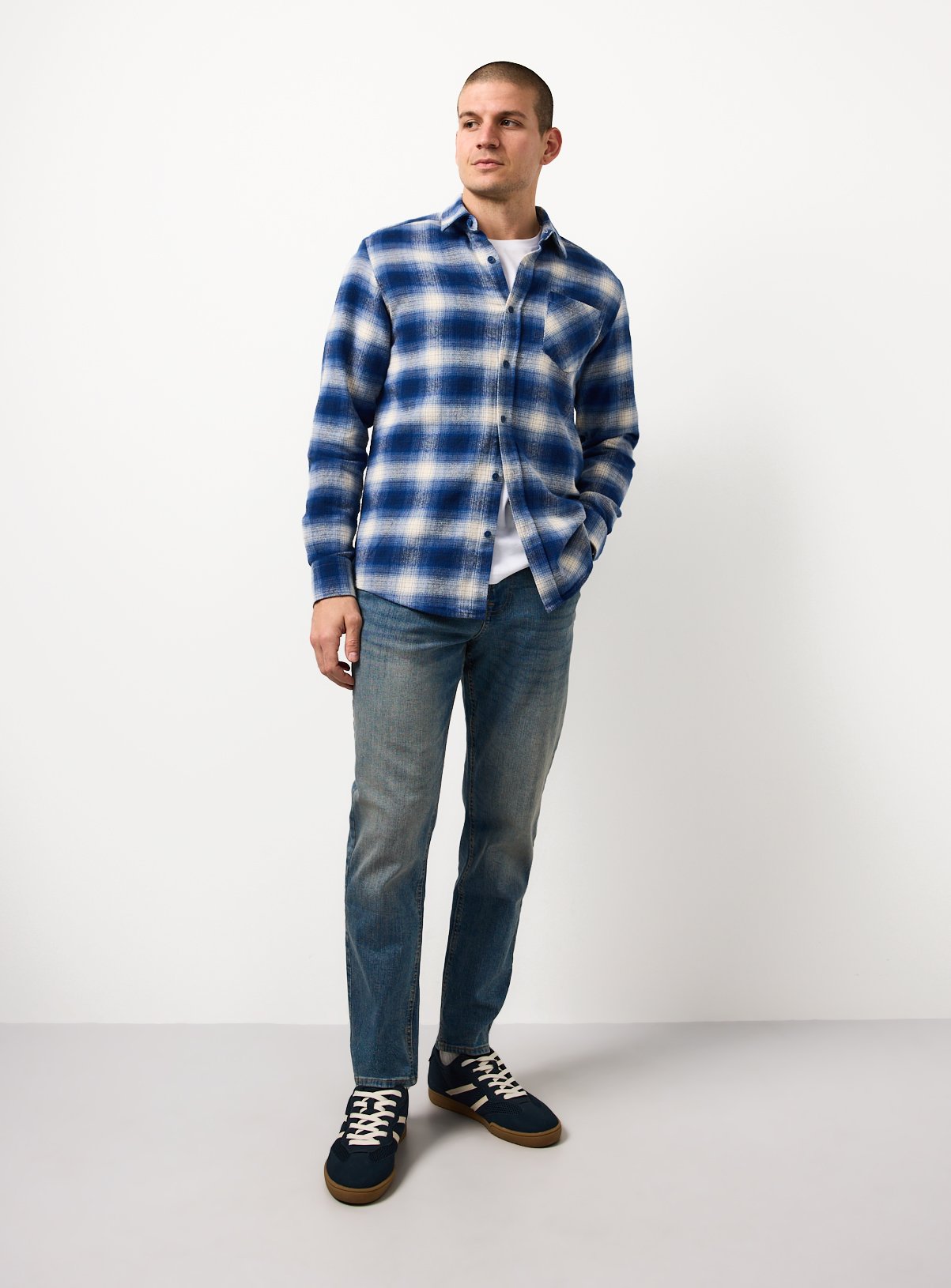 Mid Rinse Denim Tapered Leg Jeans