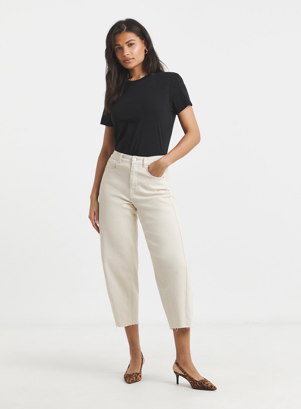 SIMPLY BE Cropped Barrel Jeans Cream 