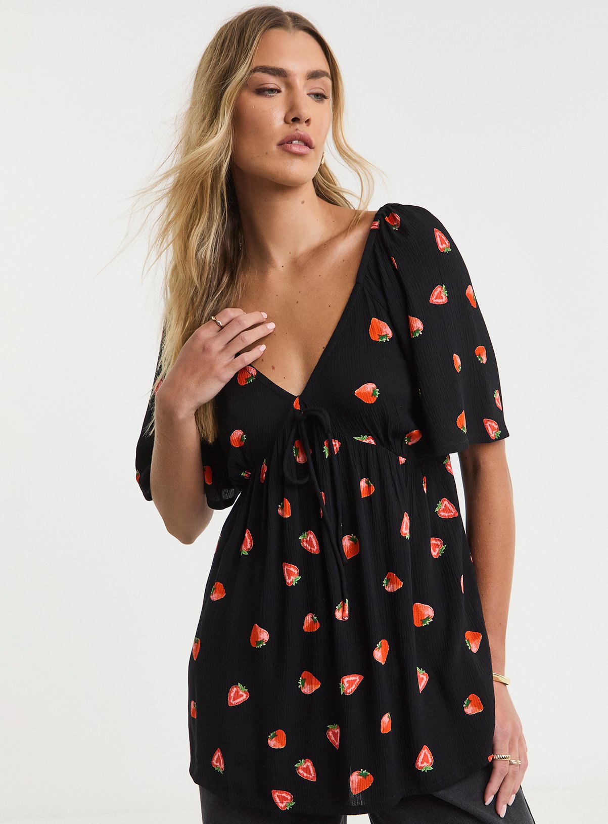 SIMPLY BE Crinkle Short Sleeve Strawberry Print Blouse 