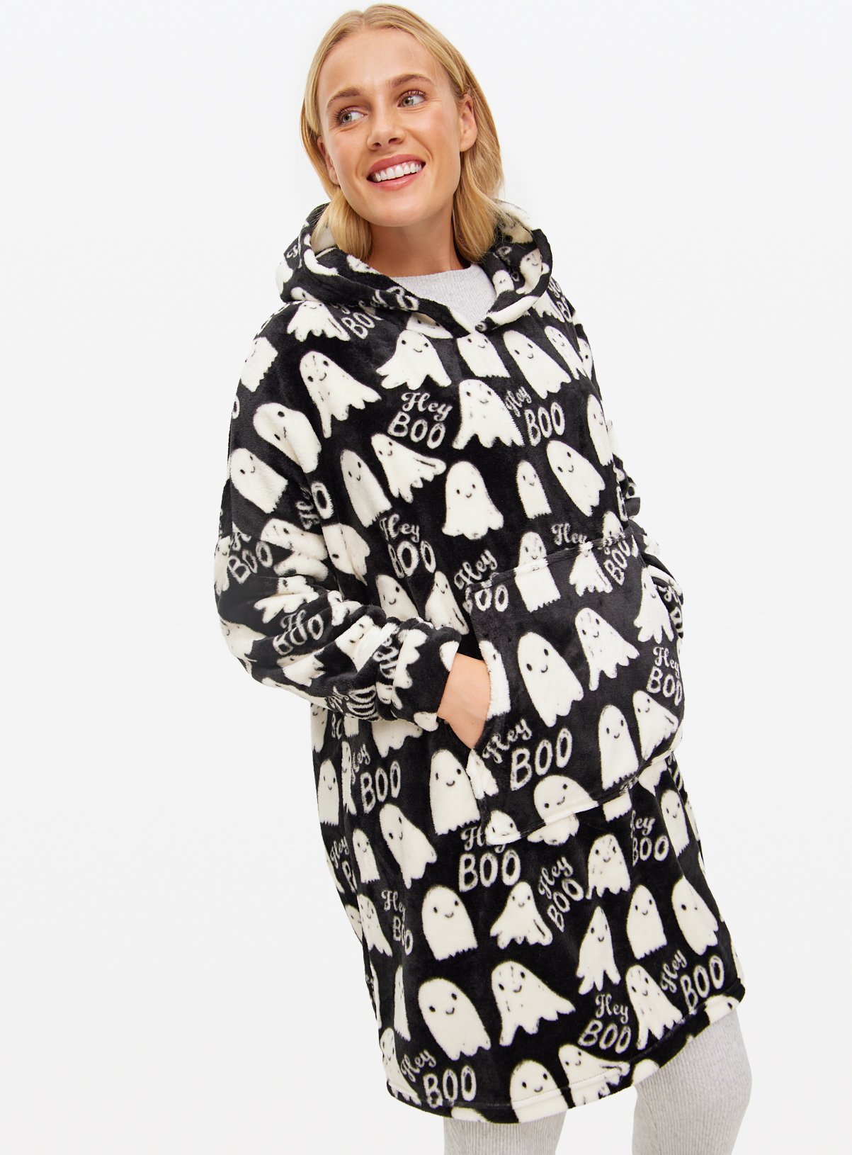 Mini Me Women's Halloween Ghost Printed Hooded Blanket 