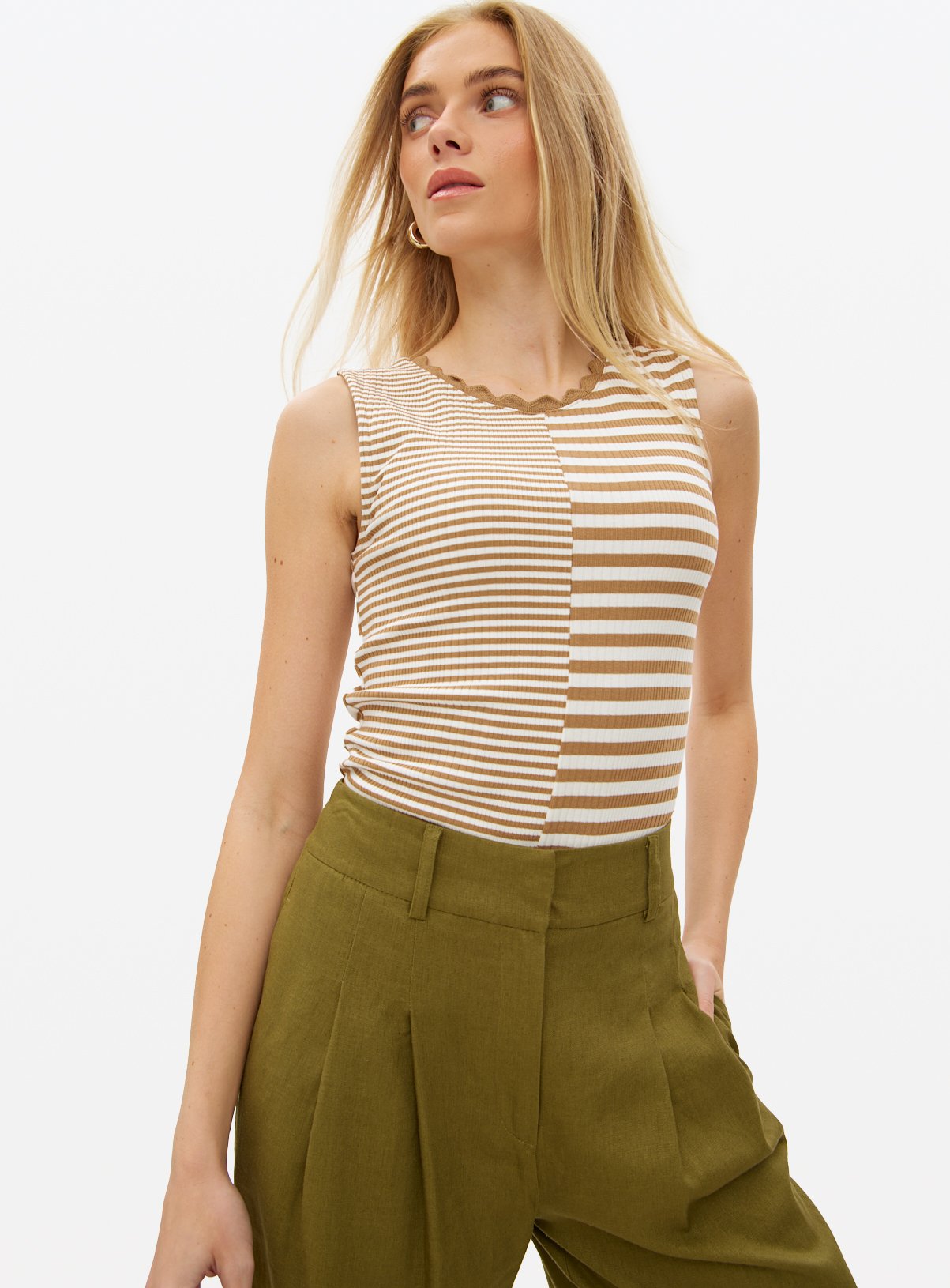 Abstract Stripe Sleeveless Vest 