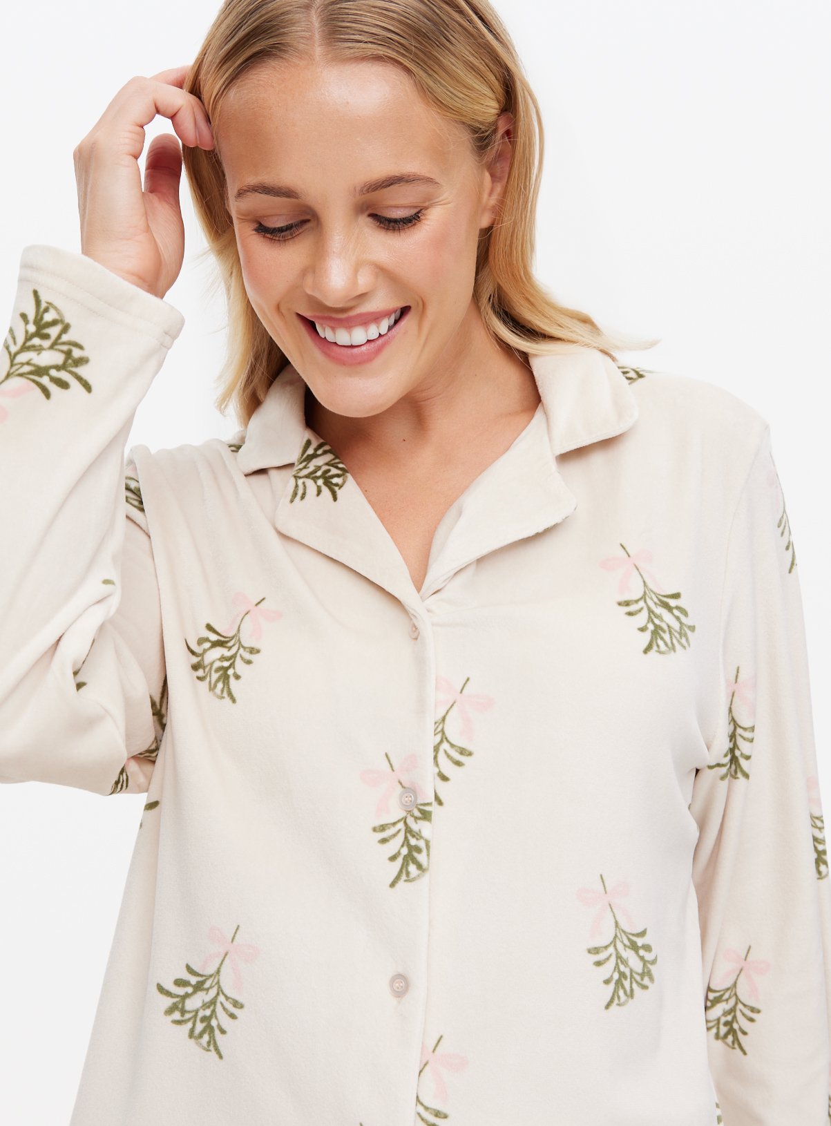 Beige Mistletoe Printed Slinky Fleece Pyjamas 