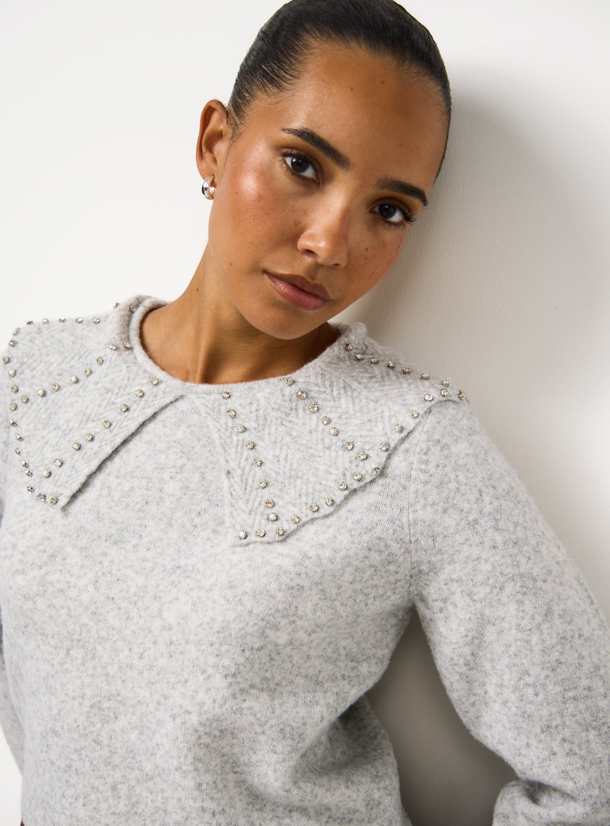 Embellished Collar Knitted Jumper 
