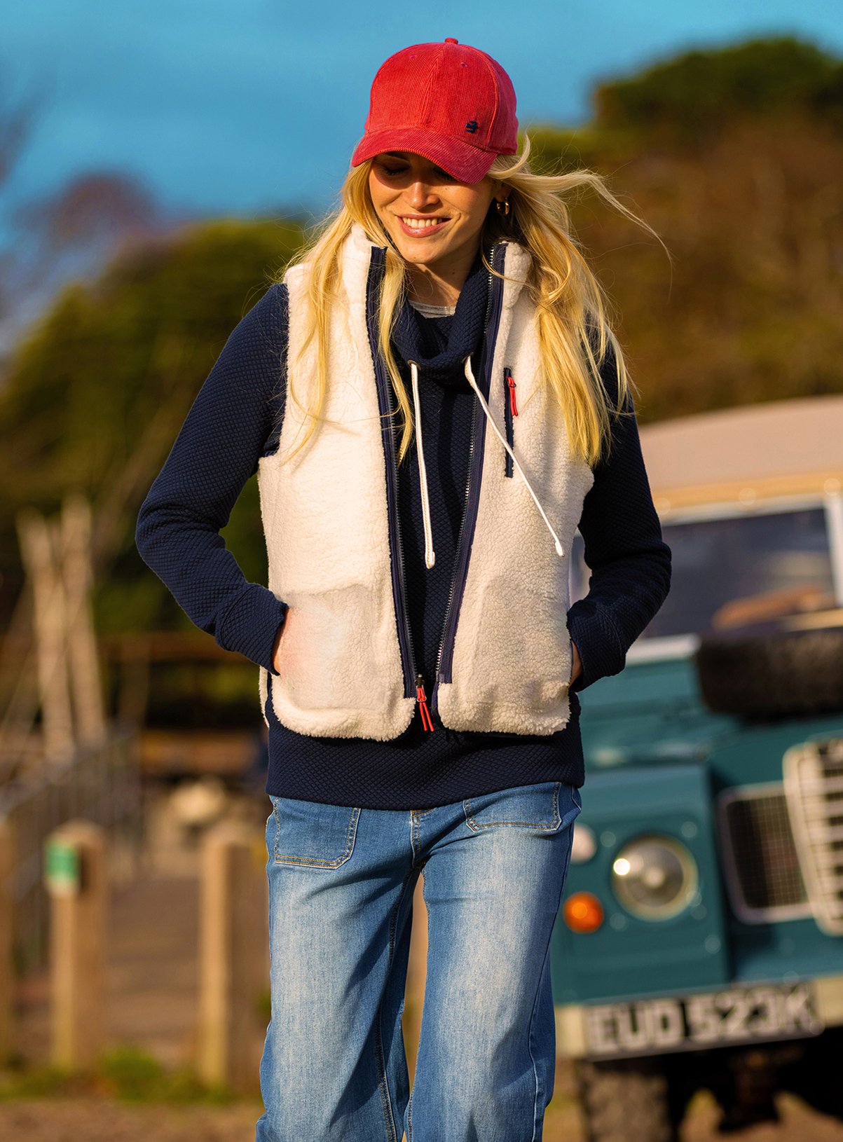 BRAKEBURN Frosty Reversible Gilet 16
